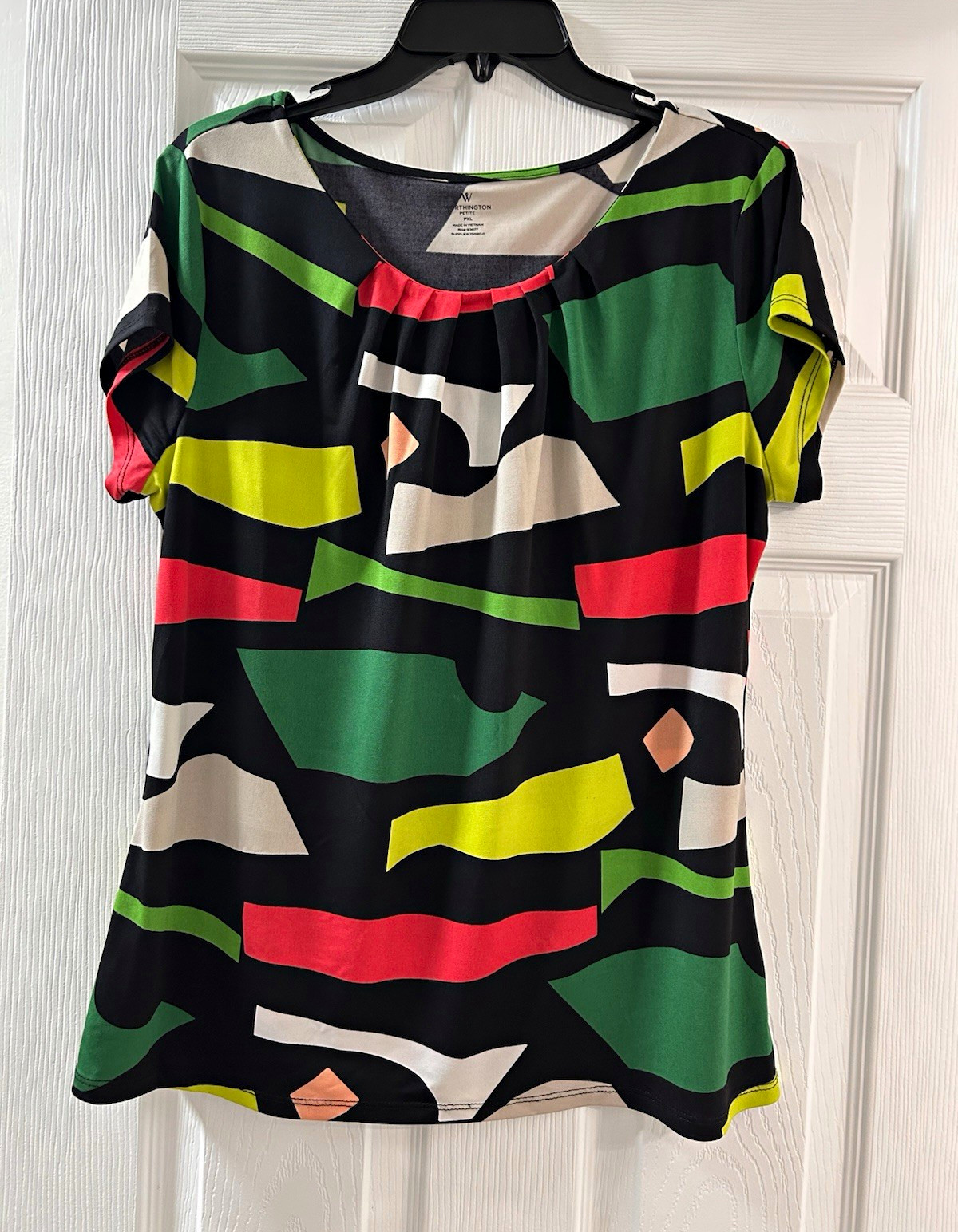 Worthington Women’s Petite PXL Abstract Multicolor Blouse Worthington Women’s Petite PXL Abstract Multicolor Blouse