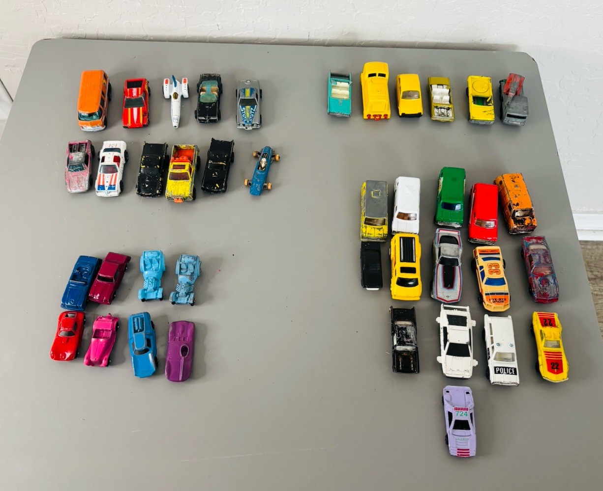 Vintage Lot of 40 Mostly 70\'s Die Cast Cars Hot Wheels, Matchbox Tootsie Playart