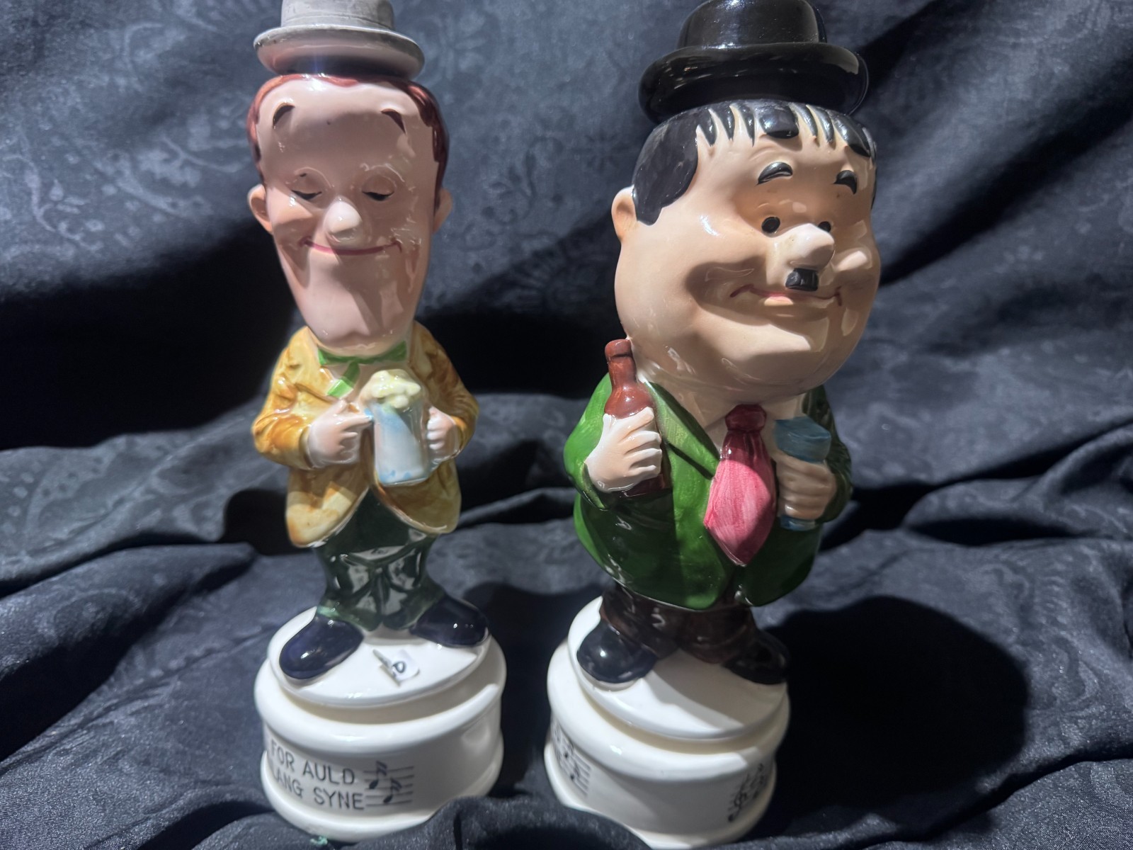 Vintage Laurel and Hardy decanters plays music used 1970s