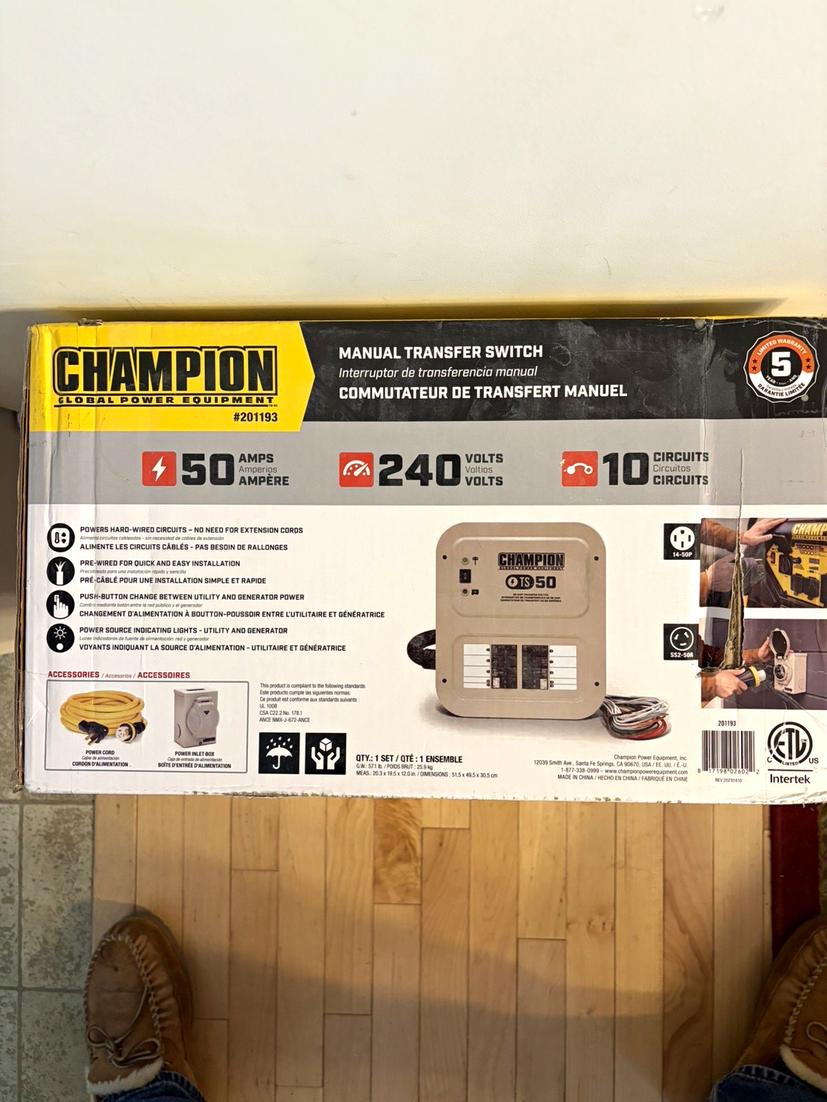 Brand new Champion 50 amp 240 volts 10 Circuit Manual Transfer Switch