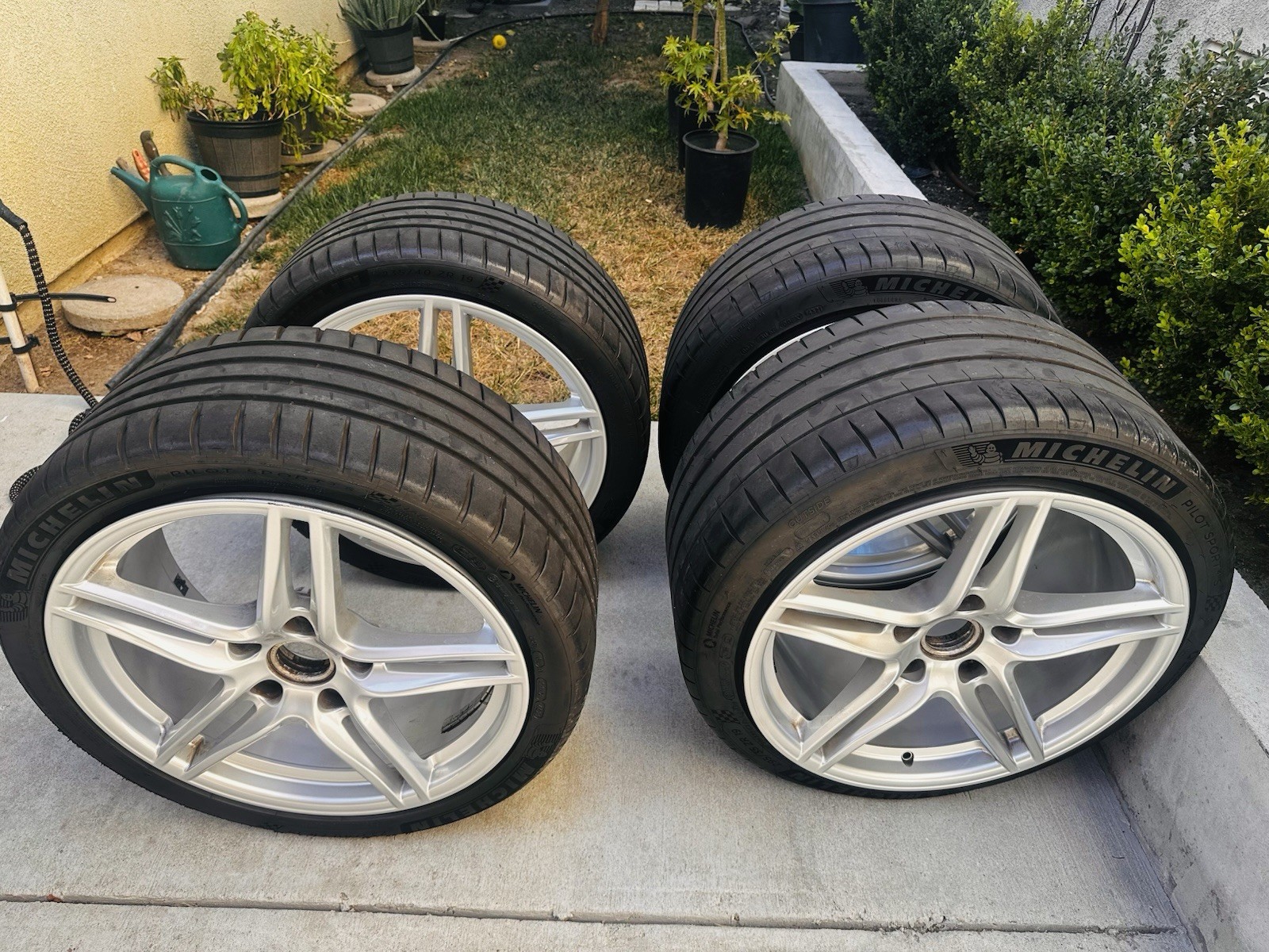 Porsche 991.2 OEM Wheels 19 Inch with Michelin Pilot Sport 4S Tires