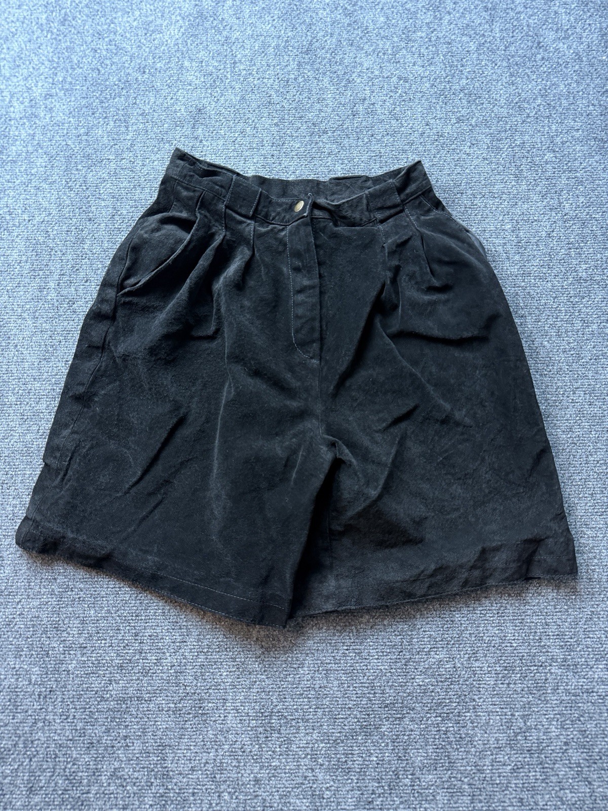 Forenza Vintage Women’s 10 Black Suede Leather High Rise Pleated Shorts Lined