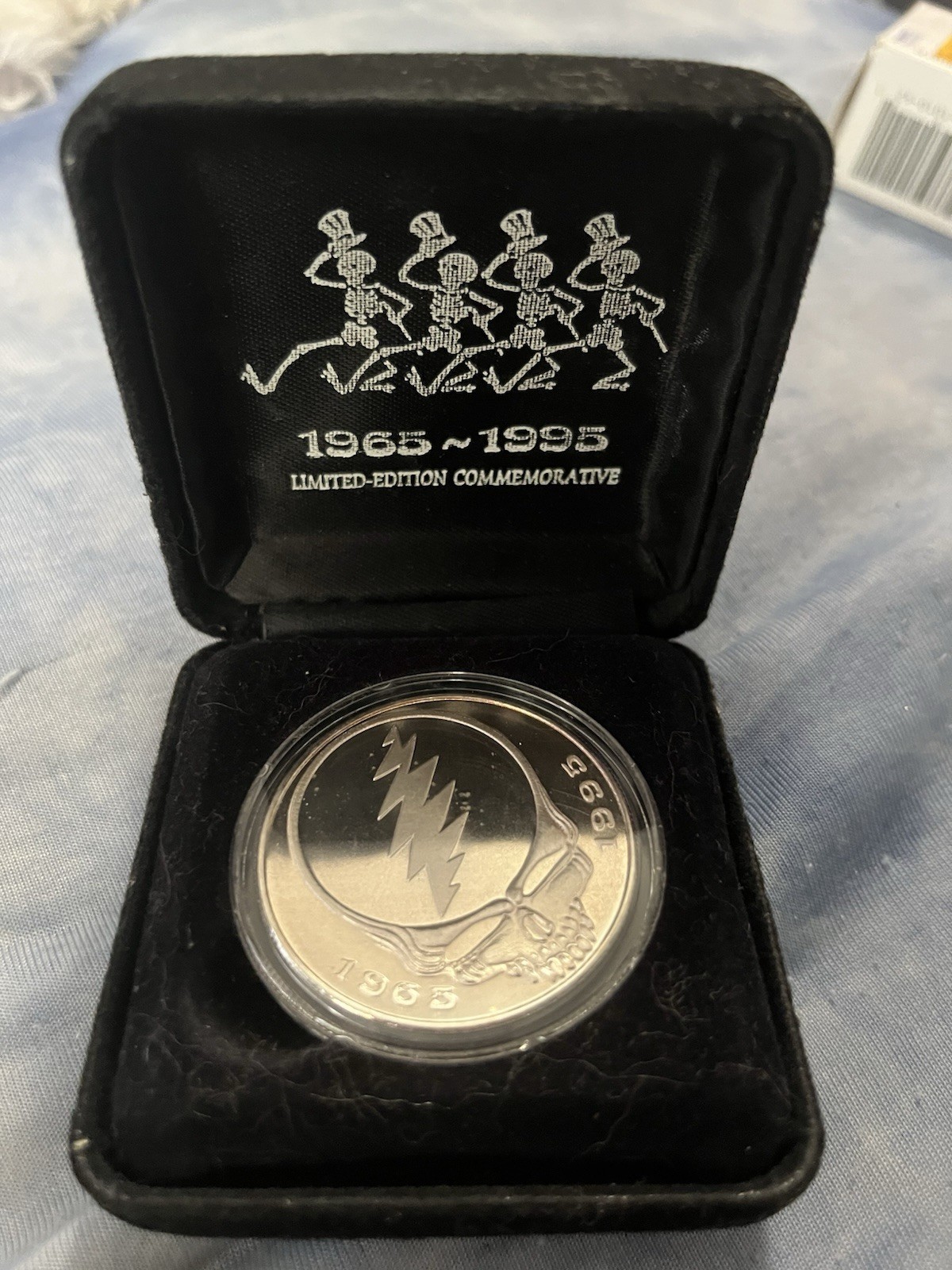 VERY RARE 1965-1995 Commemorative .999 One Troy Oz. Silver Grateful Dead Coin VERY RARE 1965-1995 Commemorative .999 One Troy Oz. Silver Grateful Dead Coin