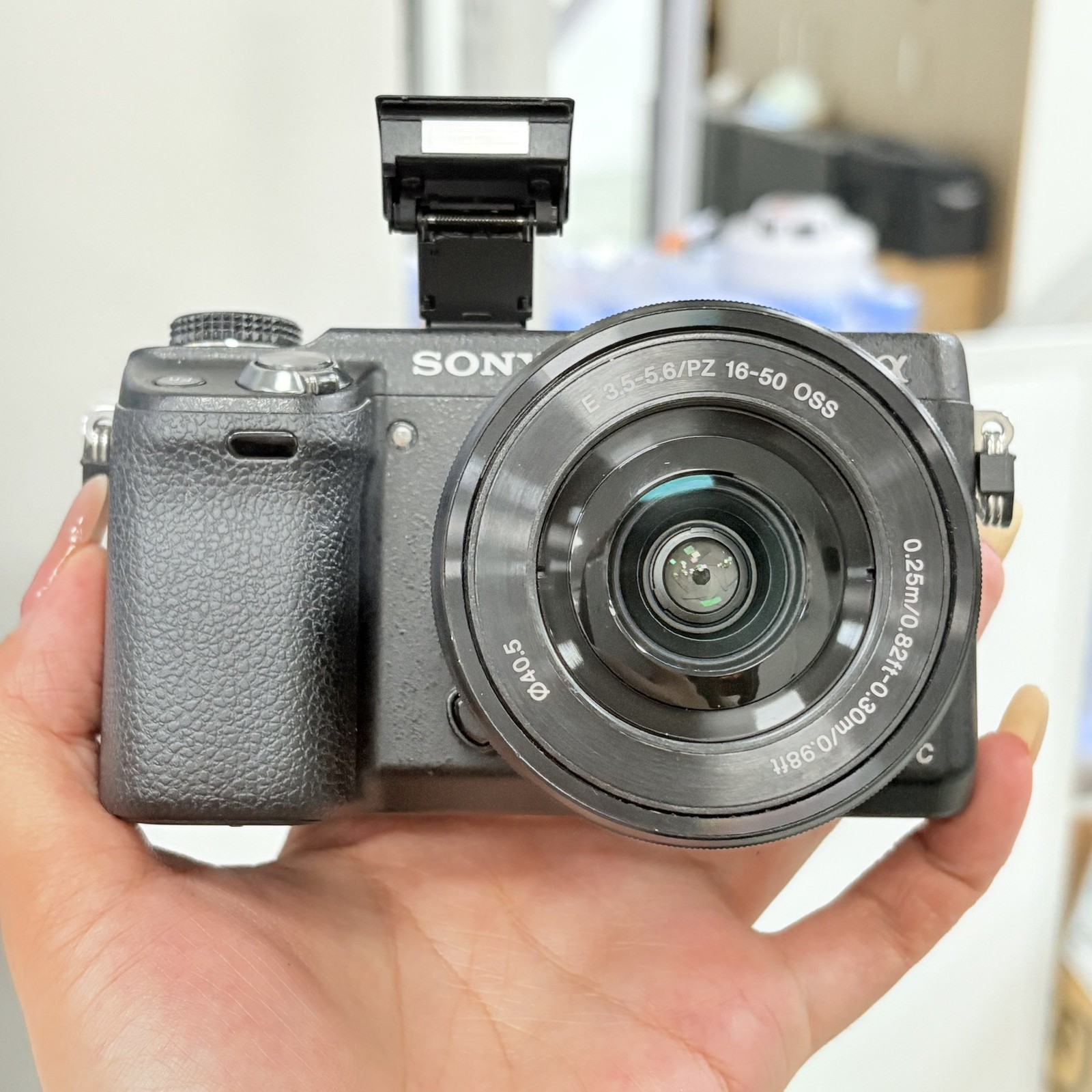 Sony NEX-6 Mirrorless Digital Camera +16-50mm Lens 16.1MP - 90%new Sony NEX-6 Mirrorless Digital Camera +16-50mm Lens 16.1MP - 90%new