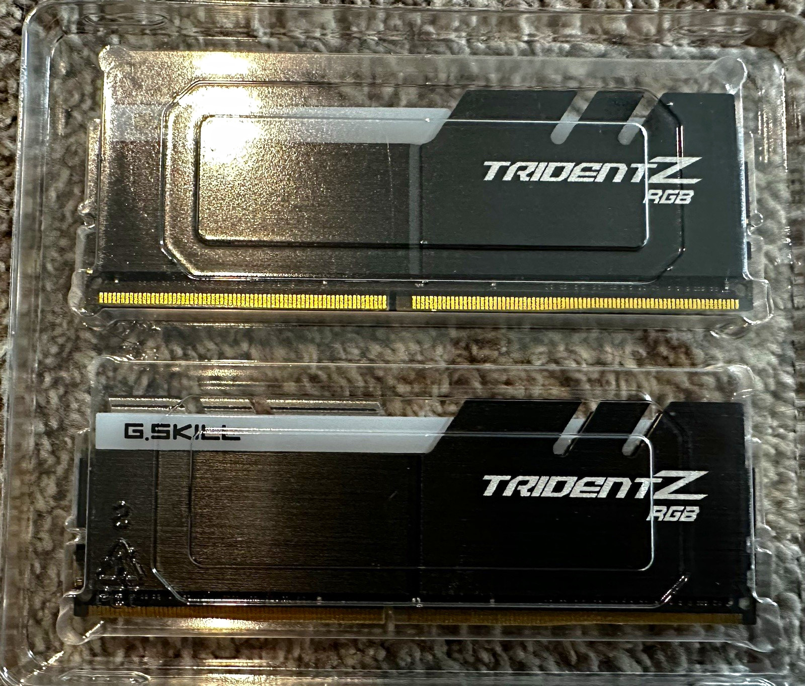 G.SKILL Trident Z RGB 32GB (2x16GB) DDR4-3600 DIMM PC4-28800 F4-3600C18D-32GTZR G.SKILL Trident Z RGB 32GB (2x16GB) DDR4-3600 DIMM PC4-28800 F4-3600C18D-32GTZR