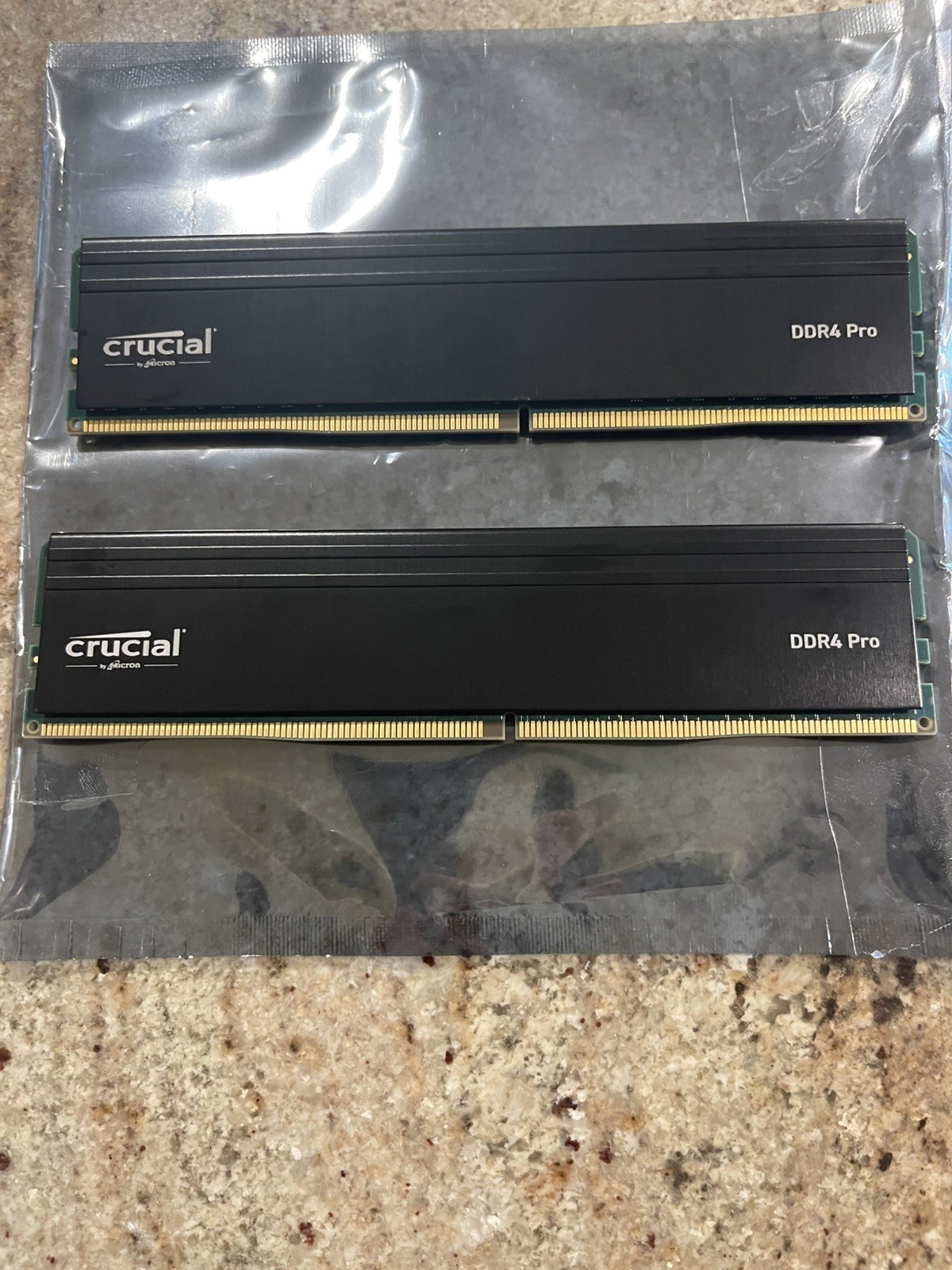 CRUCIAL Pro 64GB (2x32GB) DDR4-3200 CL22 288-Pin Low Profile Desktop PC Memory
