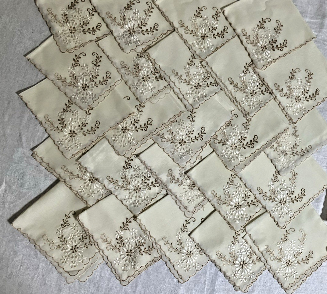 Vintage Lot Set Of 24 Linen Placemats + 24 Napkins Embroidery Cottage Holliday