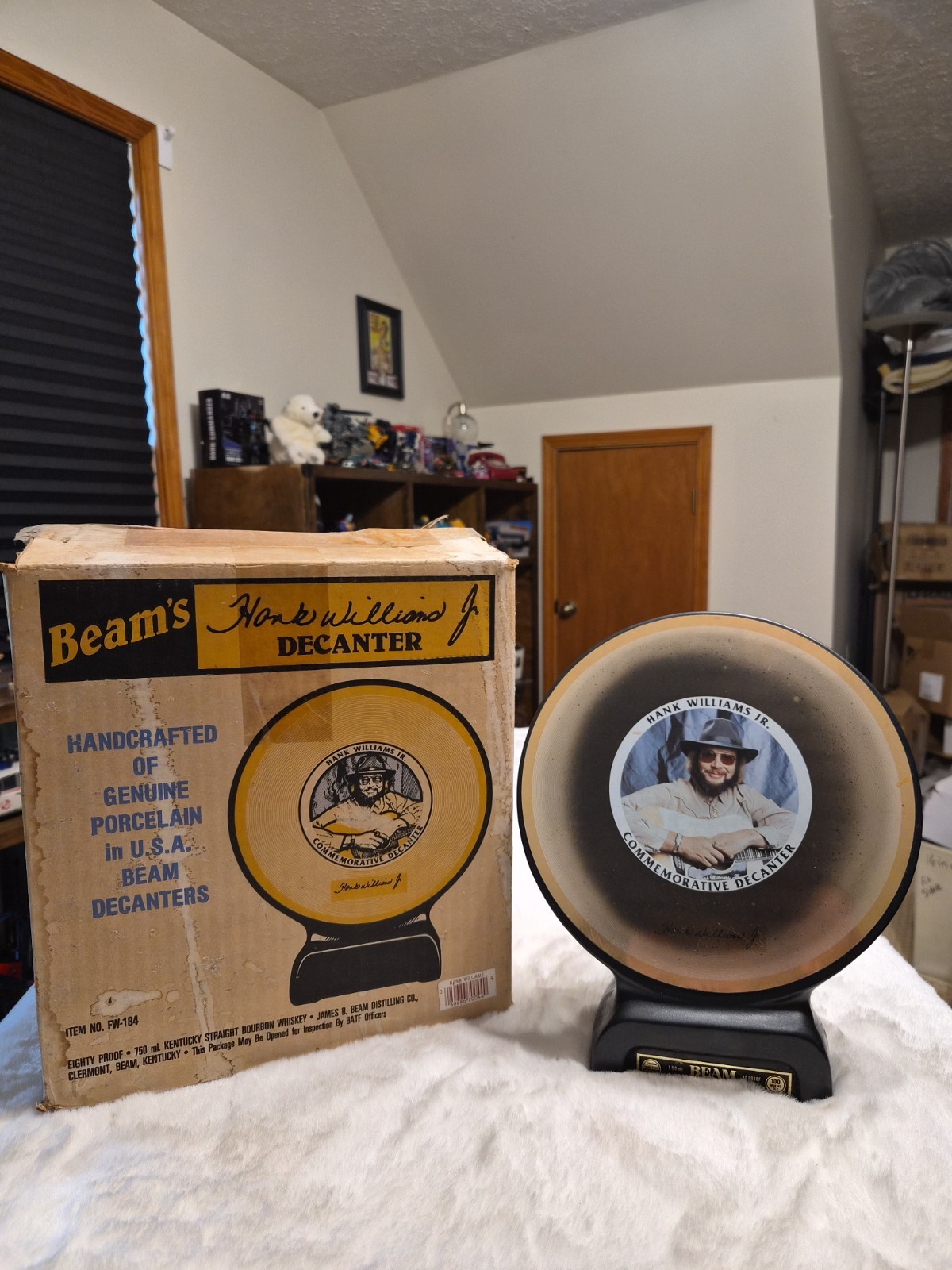 Vintage 1985 Jim Beam Hank Williams Jr Gold Record Decanter. 