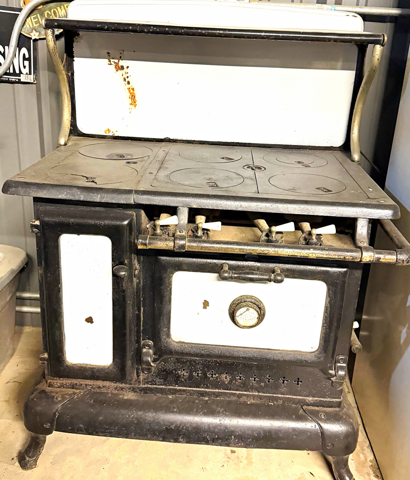 Vintage Cast Iron Wood Cooking Stove 4-Burner Cast Plate w/ Baking Oven Vintage Cast Iron Wood Cooking Stove 4-Burner Cast Plate w/ Baking Oven