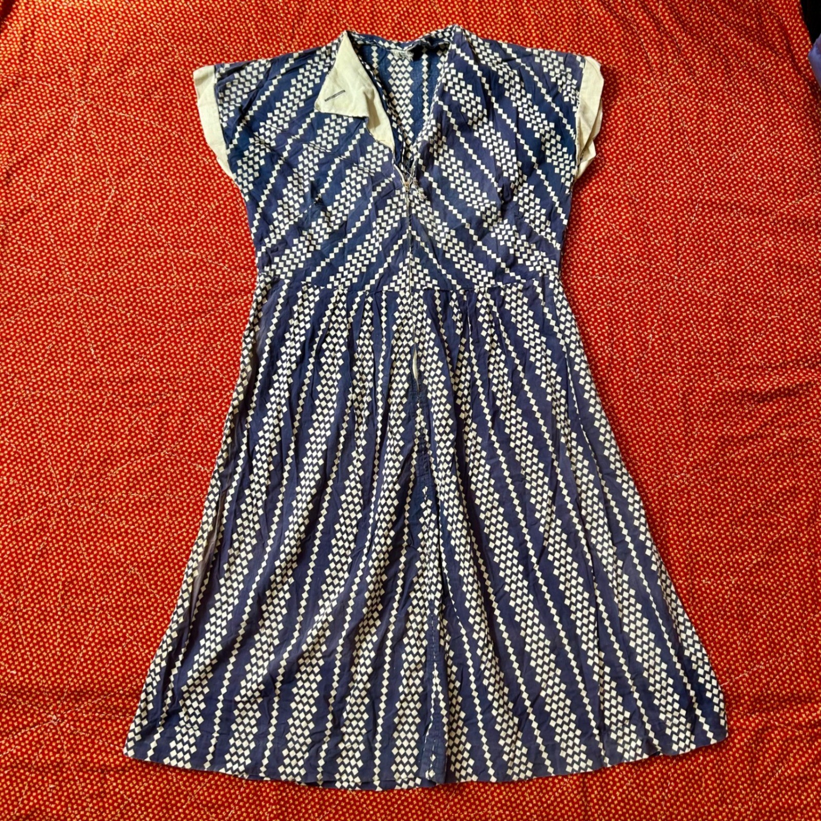 Vintage antique 1940s Blue White Geometric Diamond Print Zip Front Midi Dress