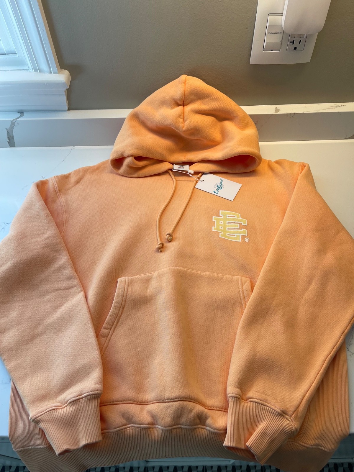 eric emanuel hoodie medium NEW WORN eric emanuel hoodie medium NEW WORN