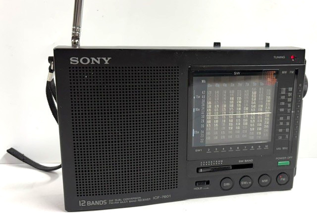 Sony ICF-7601 FM/AM/SW 12 Bands (1988) Tested & Working - 