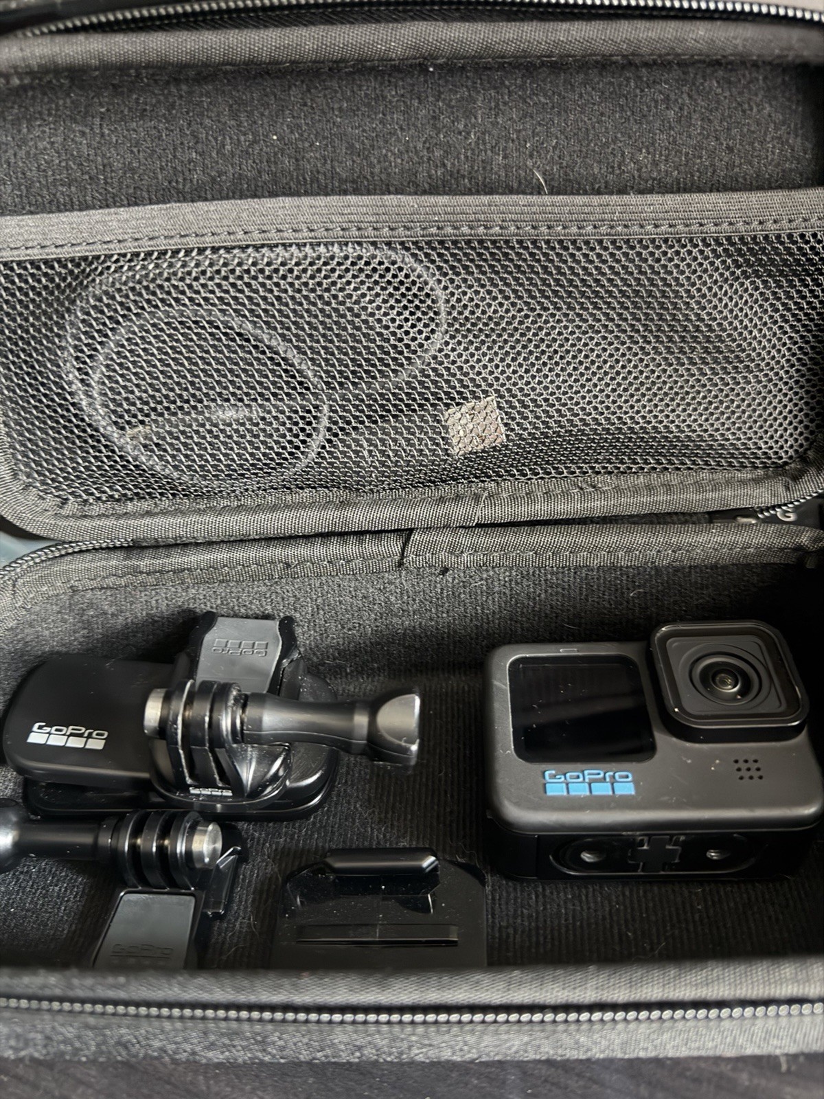 GoPro Hero 10 Black w/ Battery/128Gb Microsd - Good Condition