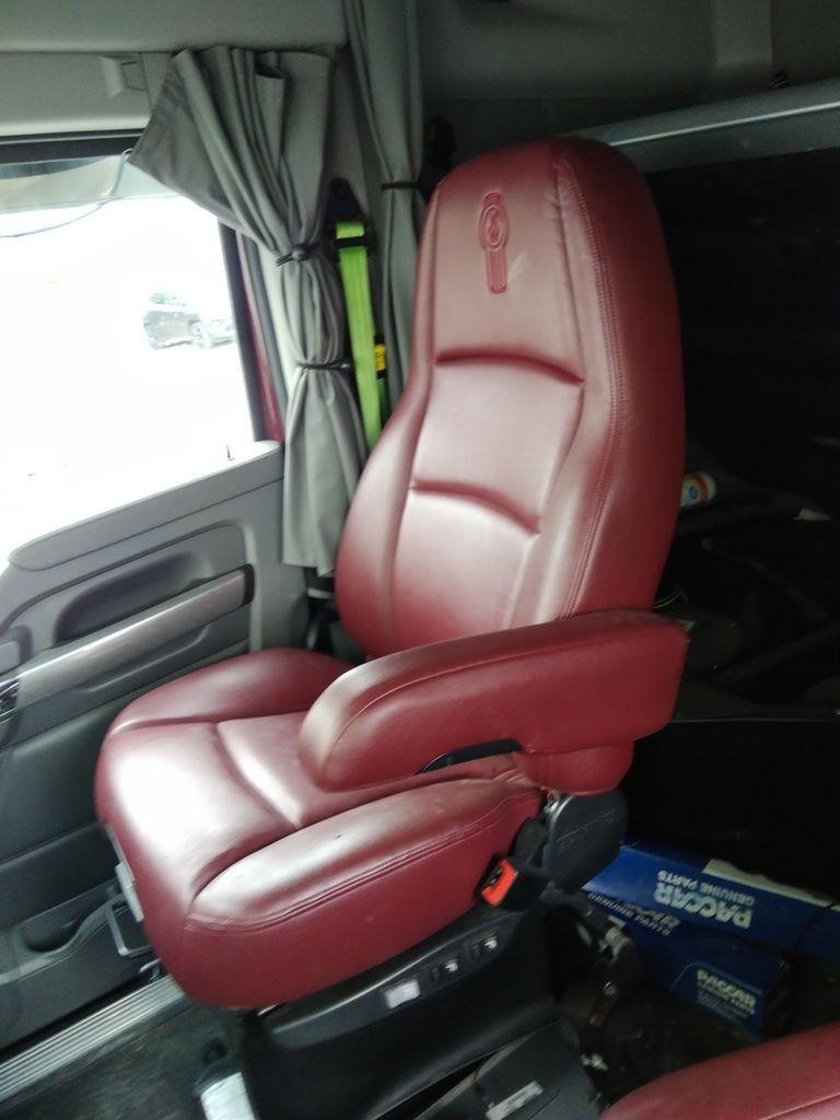 Replaces NA 2019 KENWORTH T680 FRONT SEAT ,  MN