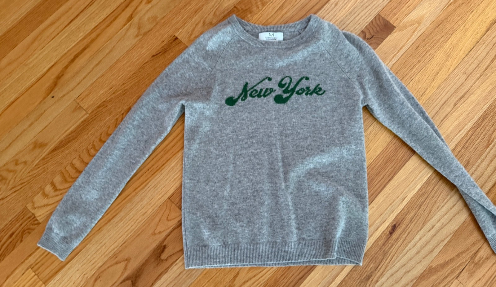 Magaschoni 100% cashmere Gry NEW YORK Sweater sz S/P $225 NWT Magaschoni 100% cashmere Gry NEW YORK Sweater sz S/P $225 NWT