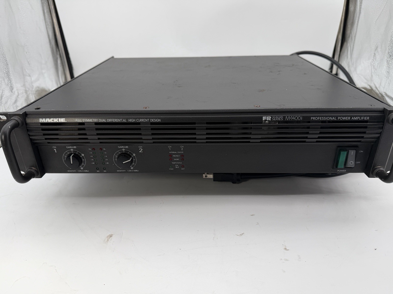 Mackie FR M1400i Professional 2-Channel Power Amplifier XLR Cables 
