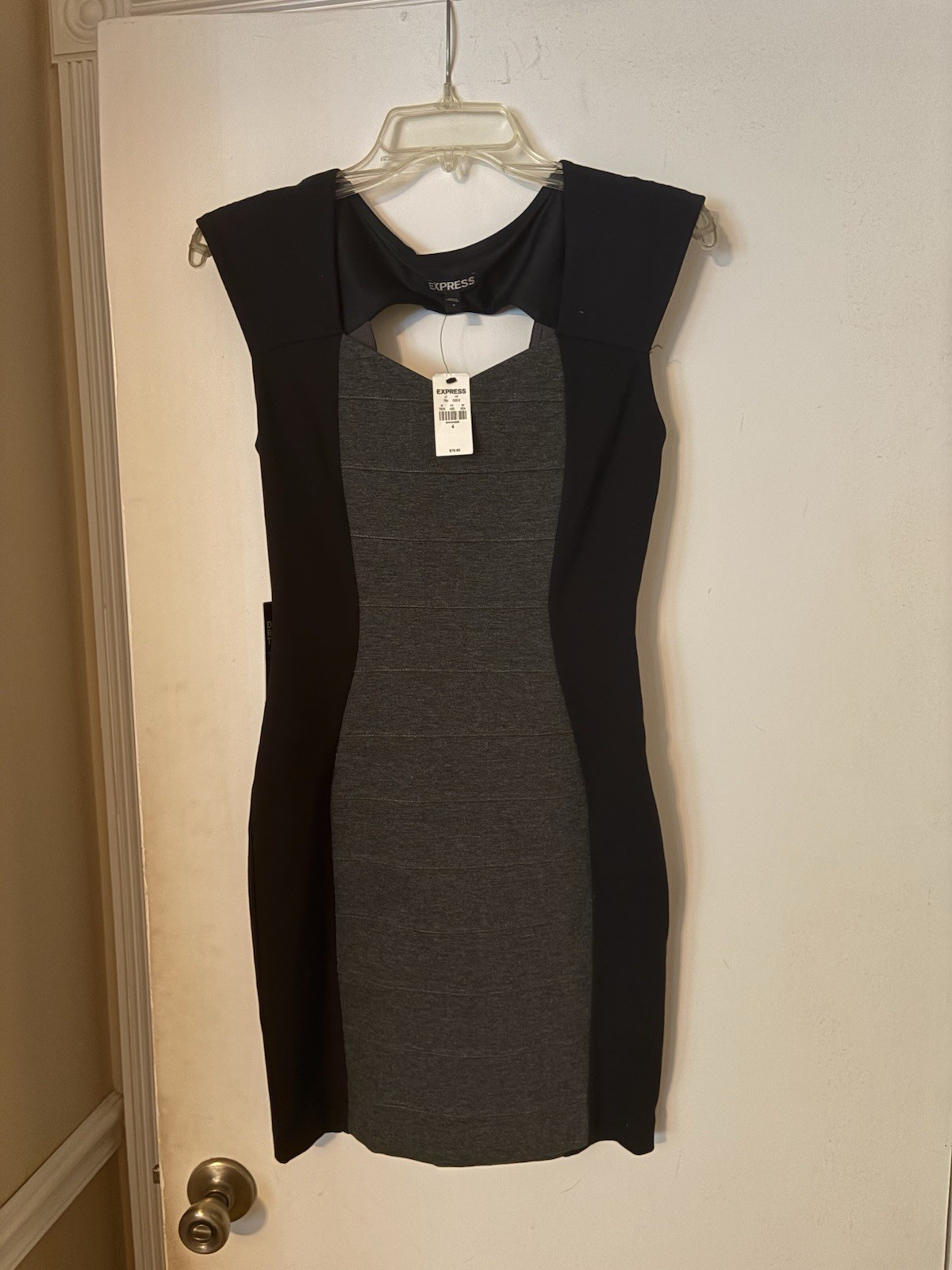 Express Women\'s Black and Gray Sleeveless Mini Dress Size Small NWT Express Women\'s Black and Gray Sleeveless Mini Dress Size Small NWT