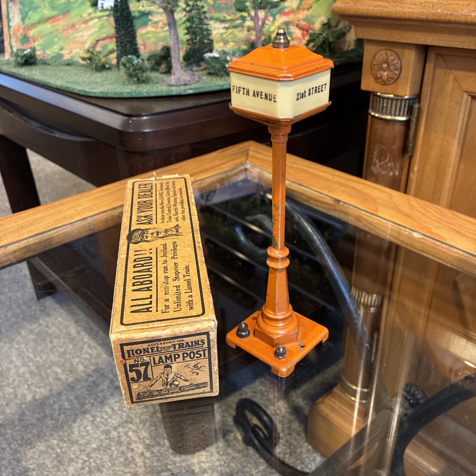 ~HTF 4 Way Boxed~Lionel Prewar Orange No.57 Lamp Post 5TH/21/Broad/42nd ~HTF 4 Way Boxed~Lionel Prewar Orange No.57 Lamp Post 5TH/21/Broad/42nd