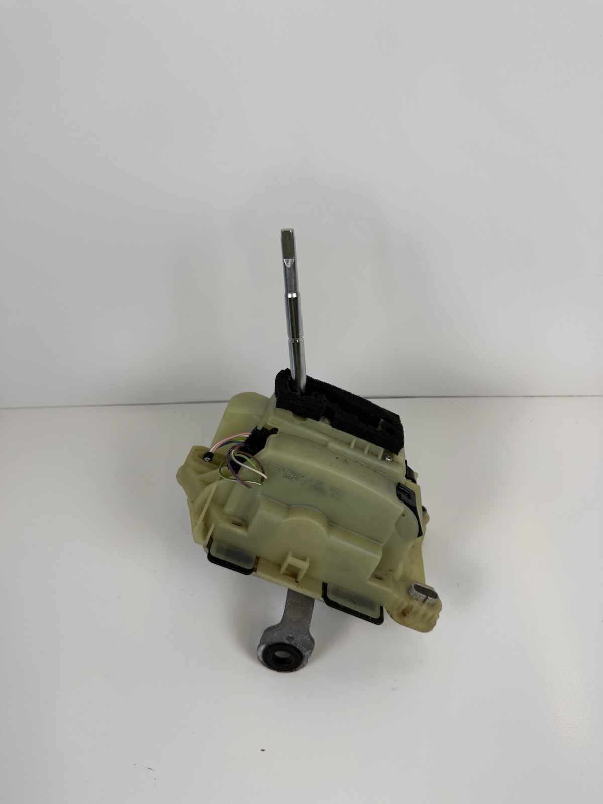 E5 02-09 Mercedes W203 C230 C320 CLK500 Shifter Gear Shift Selector 2032678924