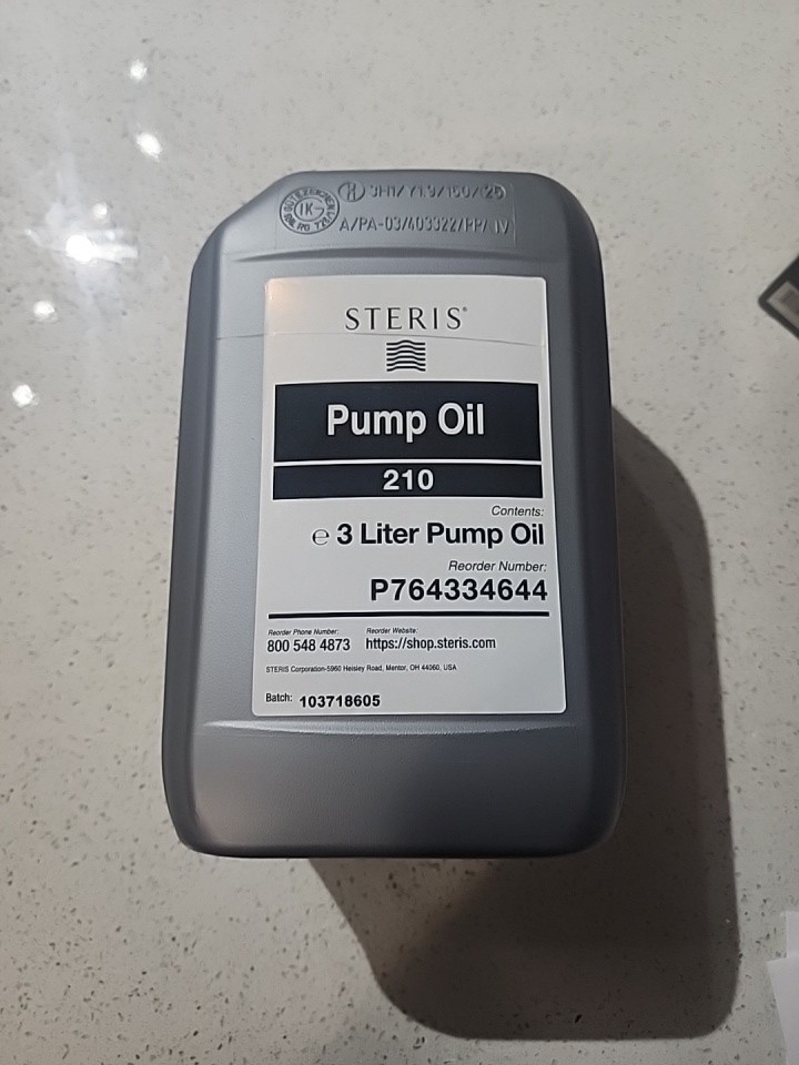 STERIS P764334644 ROTARY VANE VACUUM 3 LITER PUMP OIL REPLACEMENT OEM P764334644 STERIS P764334644 ROTARY VANE VACUUM 3 LITER PUMP OIL REPLACEMENT OEM P764334644