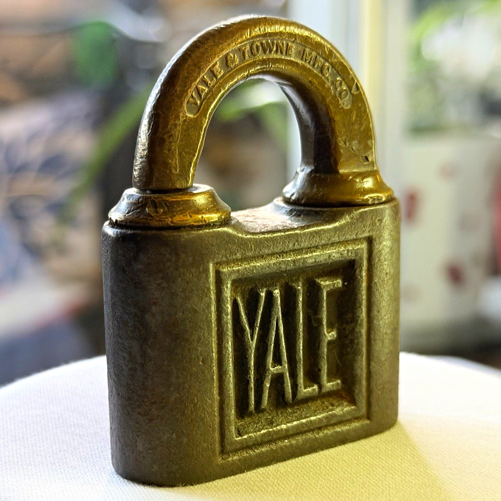 Vintage Yale Keyed Bronze Metal Padlock Clover Logo, 1 Key, Small, 1970, 10mm