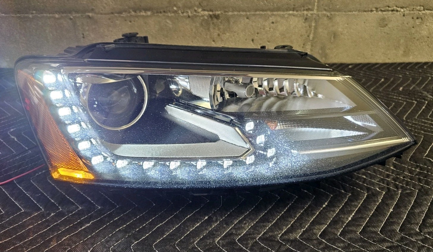2013-16 Volkswagen Jetta Hybrid Genuine Right (Passenger) Bi-Xenon Headlight