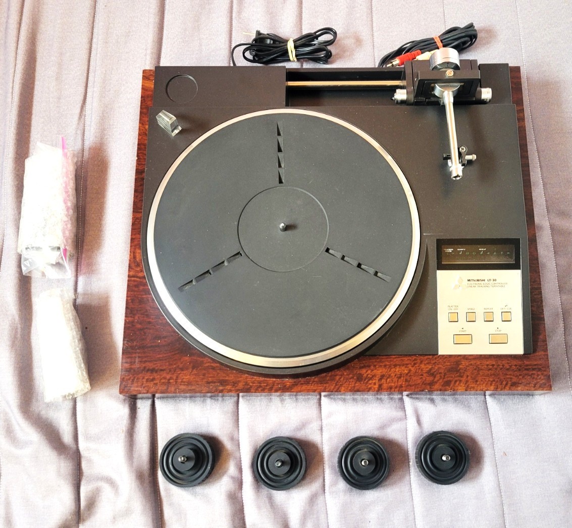 RARE Mitsubishi Lt-30 Linear Tracking Turntable, Parts  or repair only