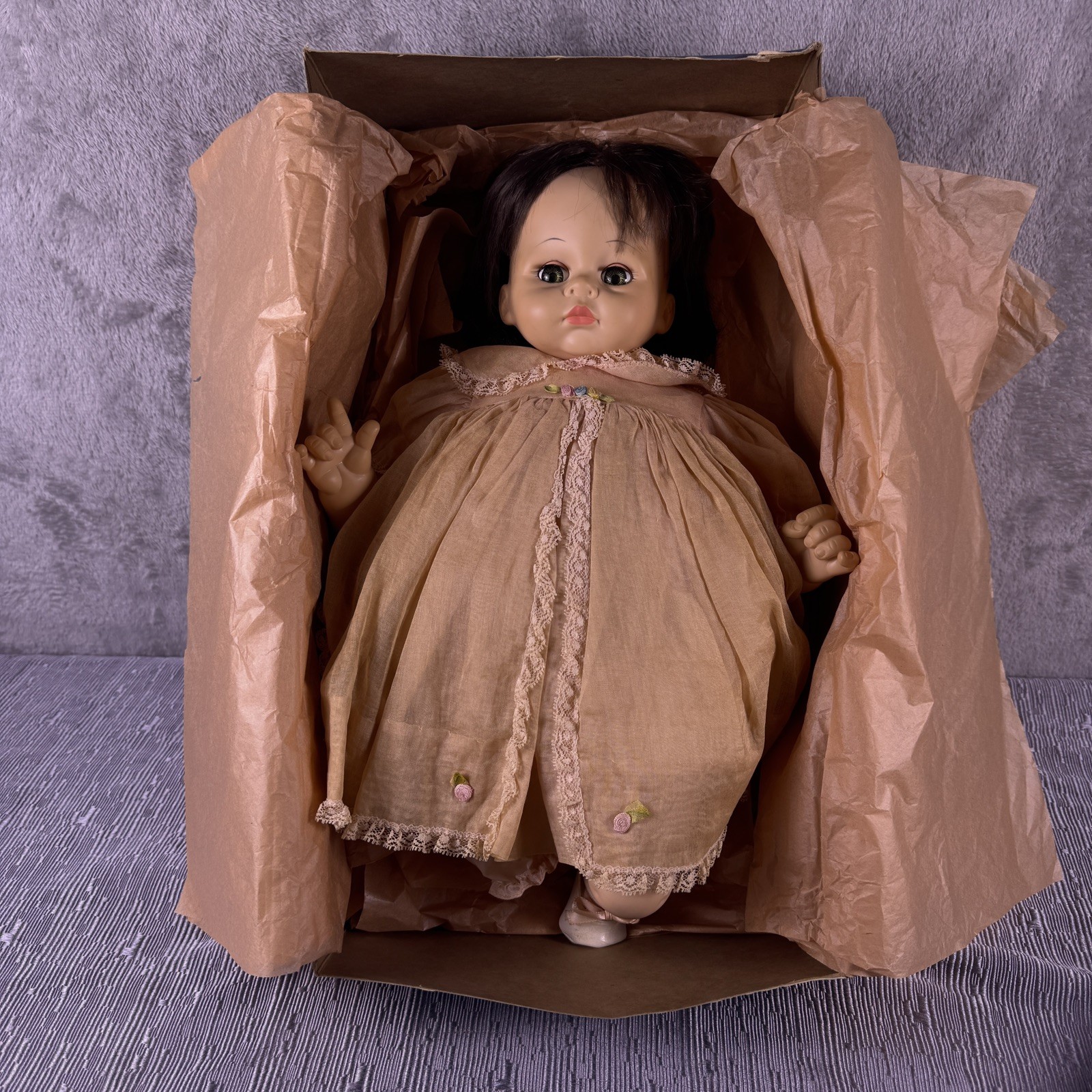 Vtg 1965 Madame Alexander Brunette Pussy Cat Baby Doll In Orig Tagged Dress 18” Vtg 1965 Madame Alexander Brunette Pussy Cat Baby Doll In Orig Tagged Dress 18”