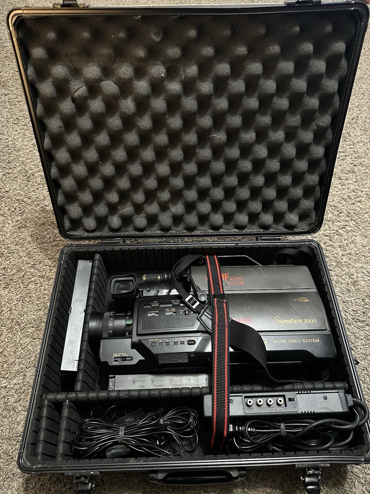 Montgomery Ward Signature 2000 VHS Camcorder JMJ-10652 (1986) Tested And Working