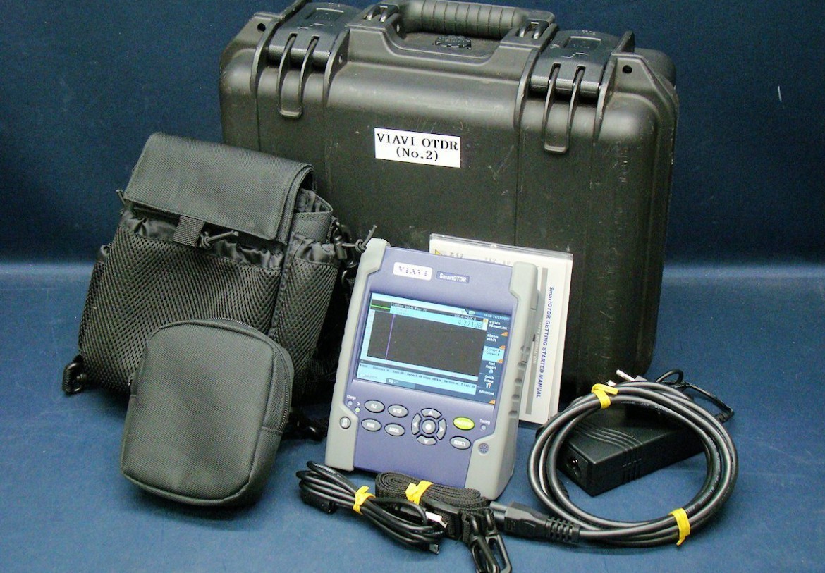 VIAVI SmartOTDR 126A-P0 E126A Portable OTDR Fiber Tester Used From JAPAN