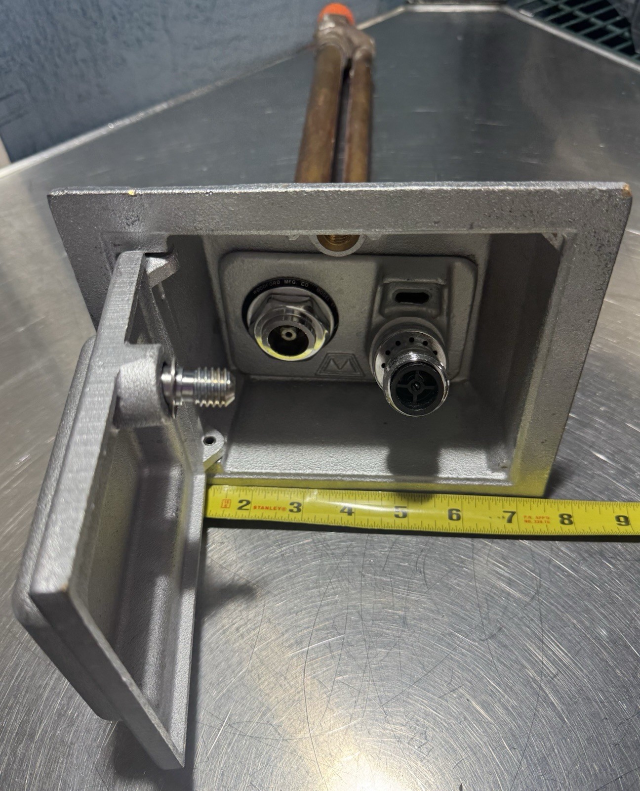 WOODFORD 67 CONCEALED FREEZELESS WALL HYDRANT WALL BOX ** NO KEY WOODFORD 67 CONCEALED FREEZELESS WALL HYDRANT WALL BOX ** NO KEY