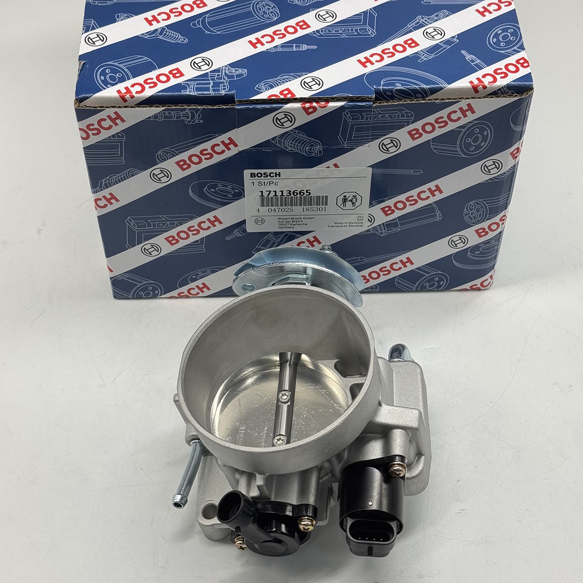 88984260 Throttle Body For 00-02 GMC Yukon Sierra Chevrolet Silverado 1500 2500