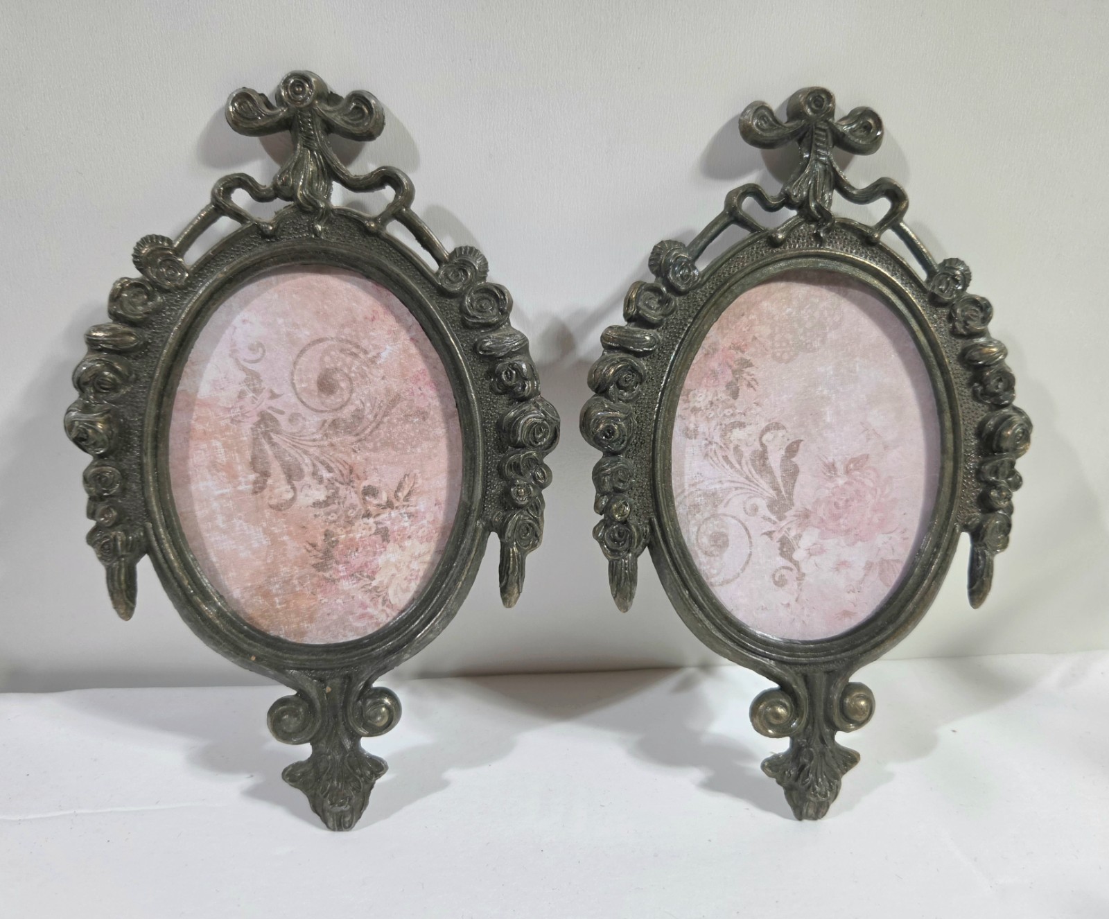 Vintage Pair Italian Oval Ornate Baroque Brass Frames Made in Italy with Glass Vintage Pair Italian Oval Ornate Baroque Brass Frames Made in Italy with Glass