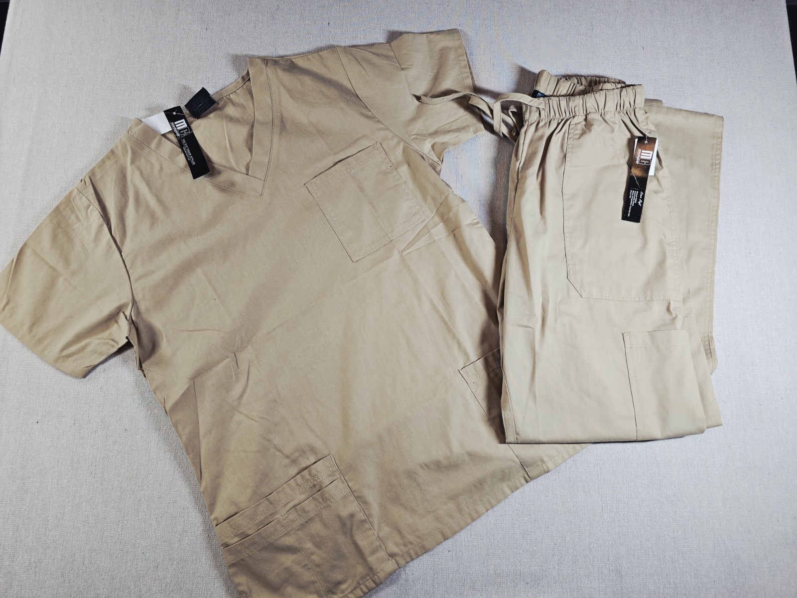 Medgear Ever Soft Women's Scrub Set Size Medium NWT Beige Medgear Ever Soft Women's Scrub Set Size Medium NWT Beige