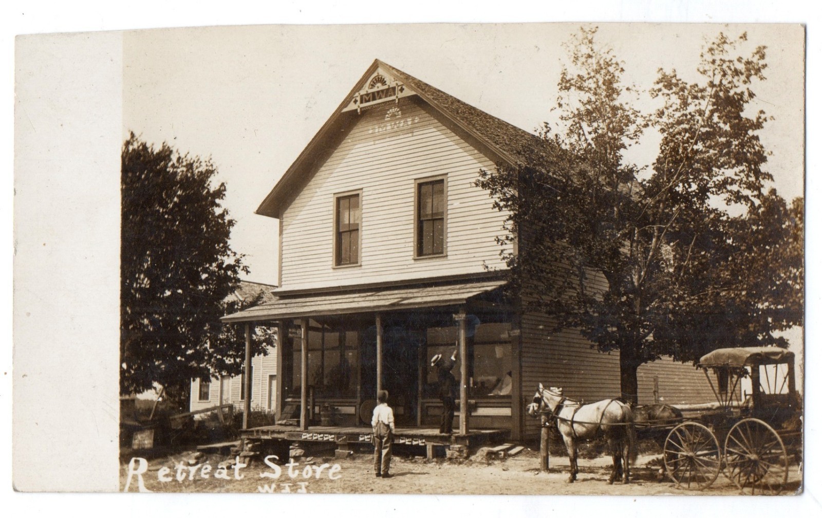 RPPC photo RETREAT STORE in RETREAT, WISCONSIN Modern Woodmen MWA SIGN 1910s WI