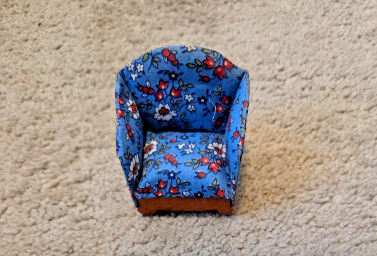 RARE NOS KAGE CO. BLUE UPHOLSTERED CLUB CHAIR DOLLHOUSE FURNITURE 30\'S 40\'S