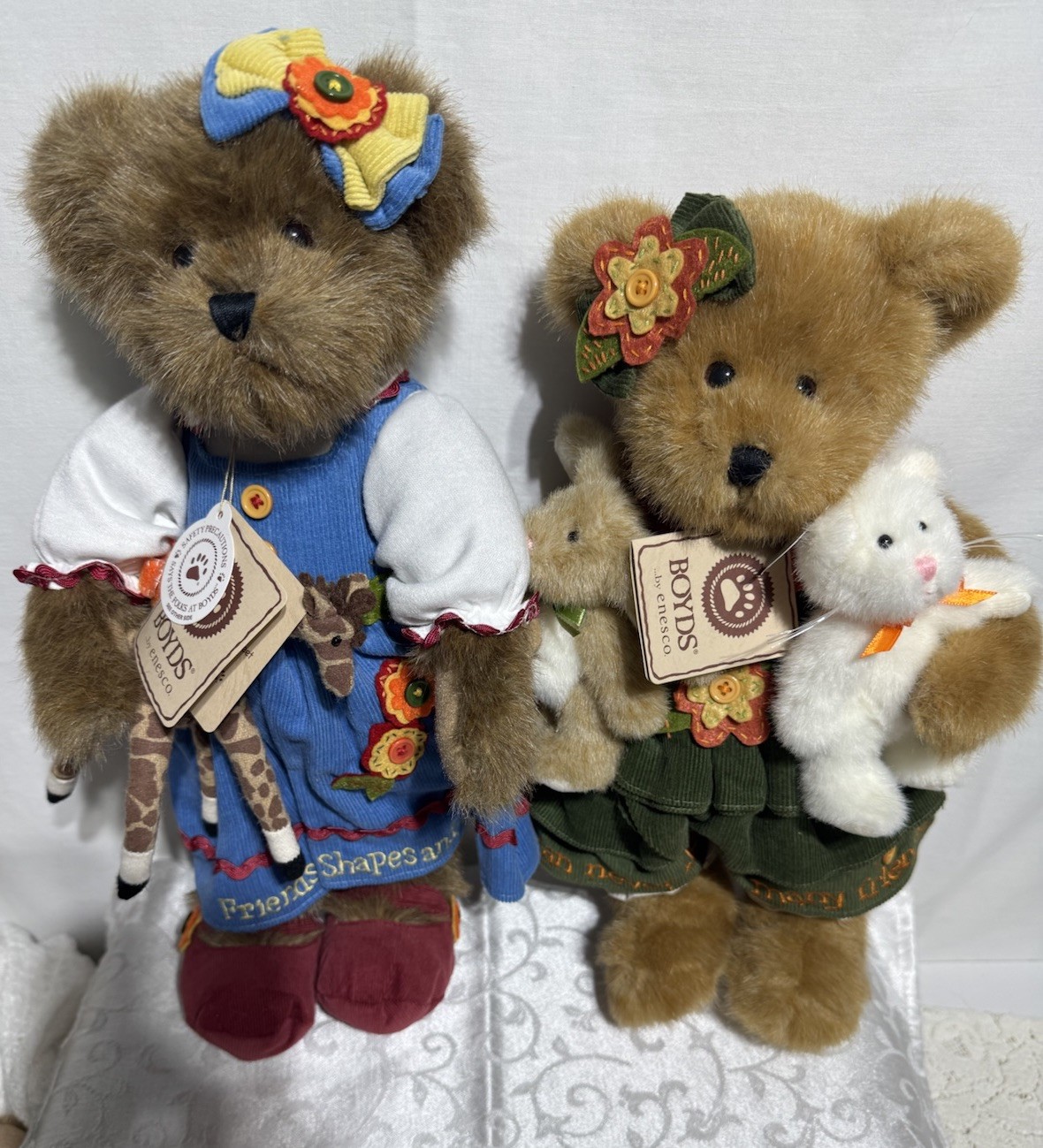 MINT NWT Vintage Boyds Bears Kelsey & Chloe Goodfriend Set Curio Cabinet Kept