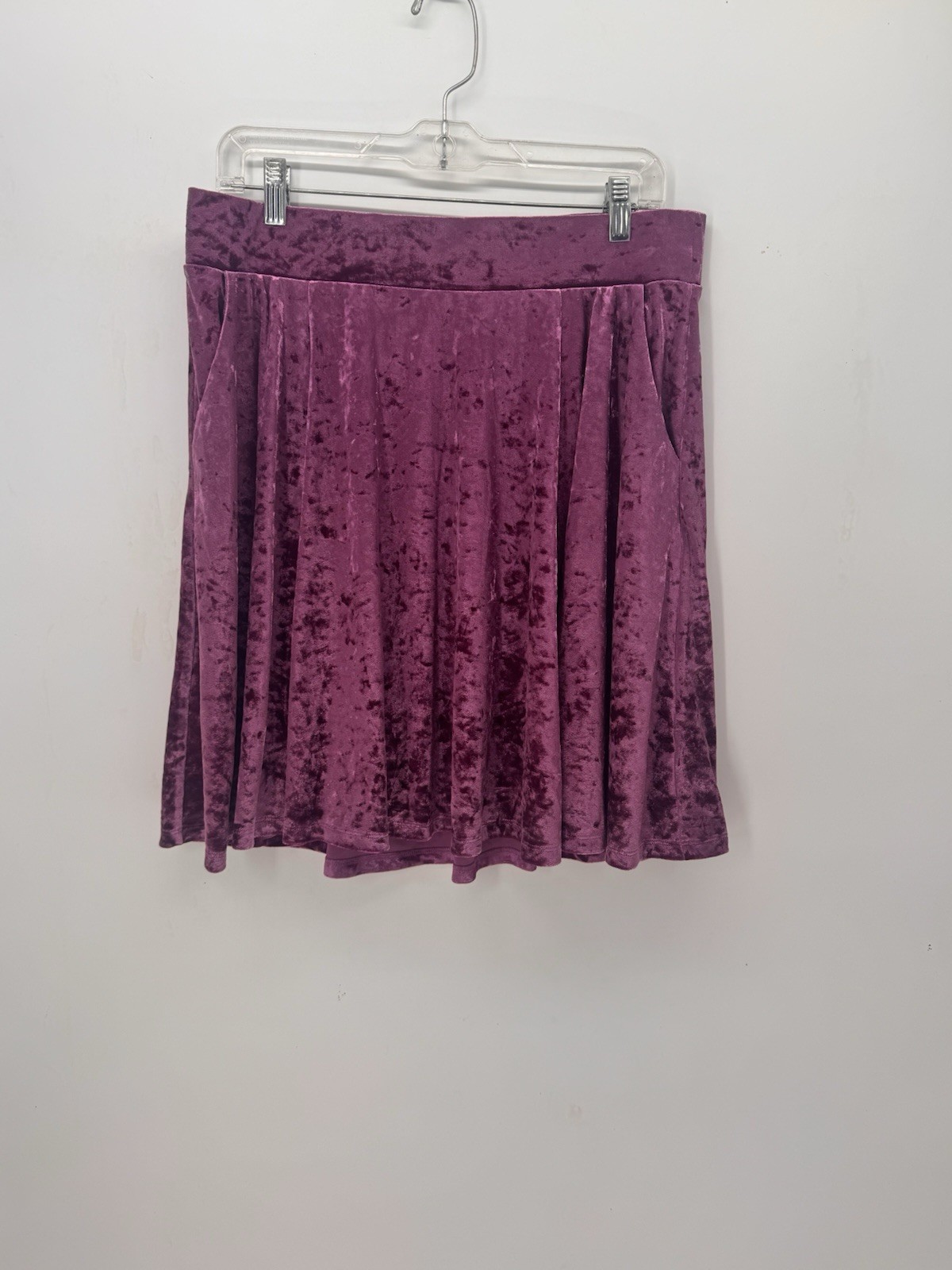 TORRID Size 1XL Women’s Wine Purple Velvet  Skirt Elastic Waist/Party/Cruise