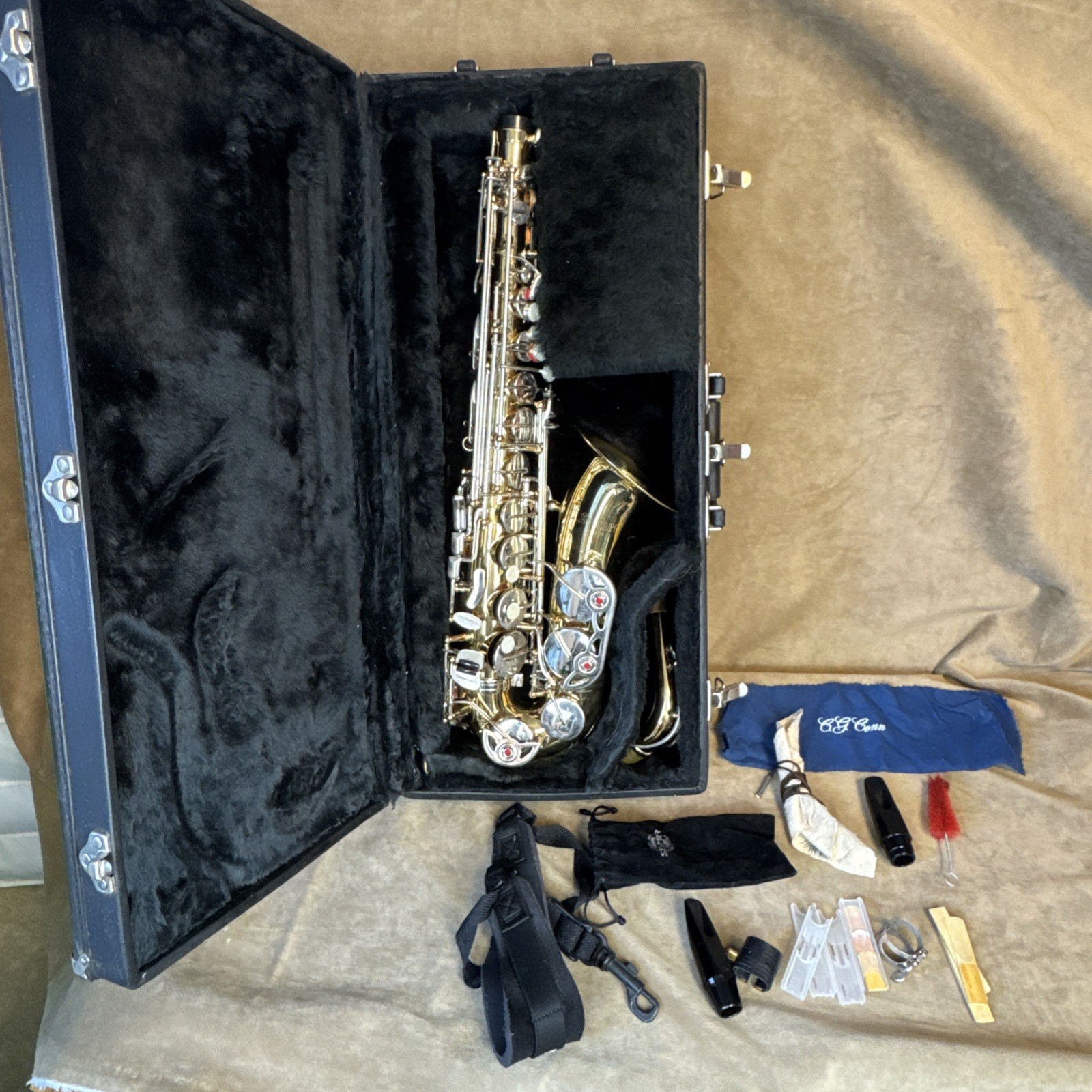 Selmer AS500 Alto Saxophone +Case Mouthpiece Cap and Ligature + Accessories