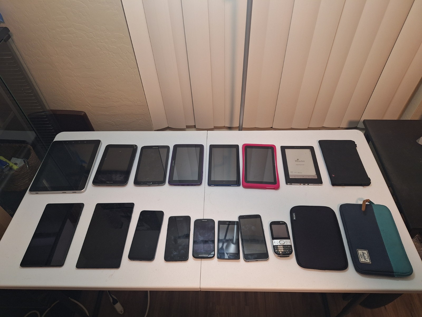 Lot of Electronics Tablets and Smartphones- Samsung Sony Amazon Untested Parts Lot of Electronics Tablets and Smartphones- Samsung Sony Amazon Untested Parts