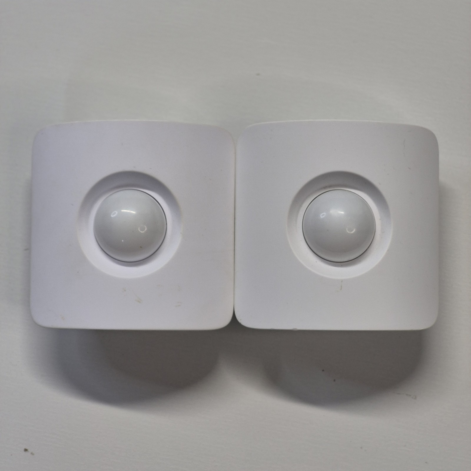 2 SimpliSafe SSMS3 Motion Sensors Gen 3 System Tested w/ Mounting Plates 2 SimpliSafe SSMS3 Motion Sensors Gen 3 System Tested w/ Mounting Plates