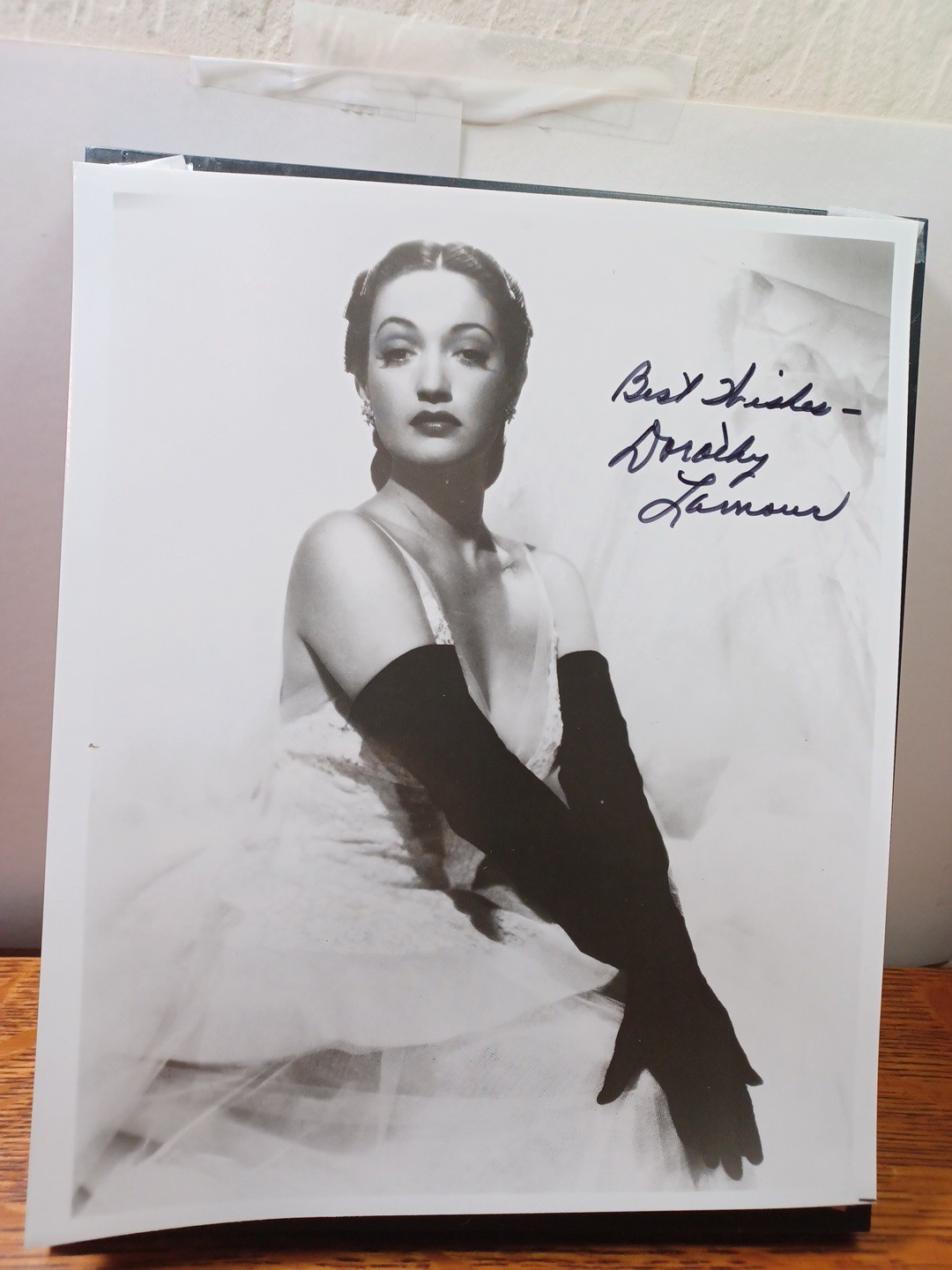 30\'s Hand Signed Autographed Actress Dorothy Lamour Photo 8 x 9 1/2 RRP 998 30\'s Hand Signed Autographed Actress Dorothy Lamour Photo 8 x 9 1/2 RRP 998