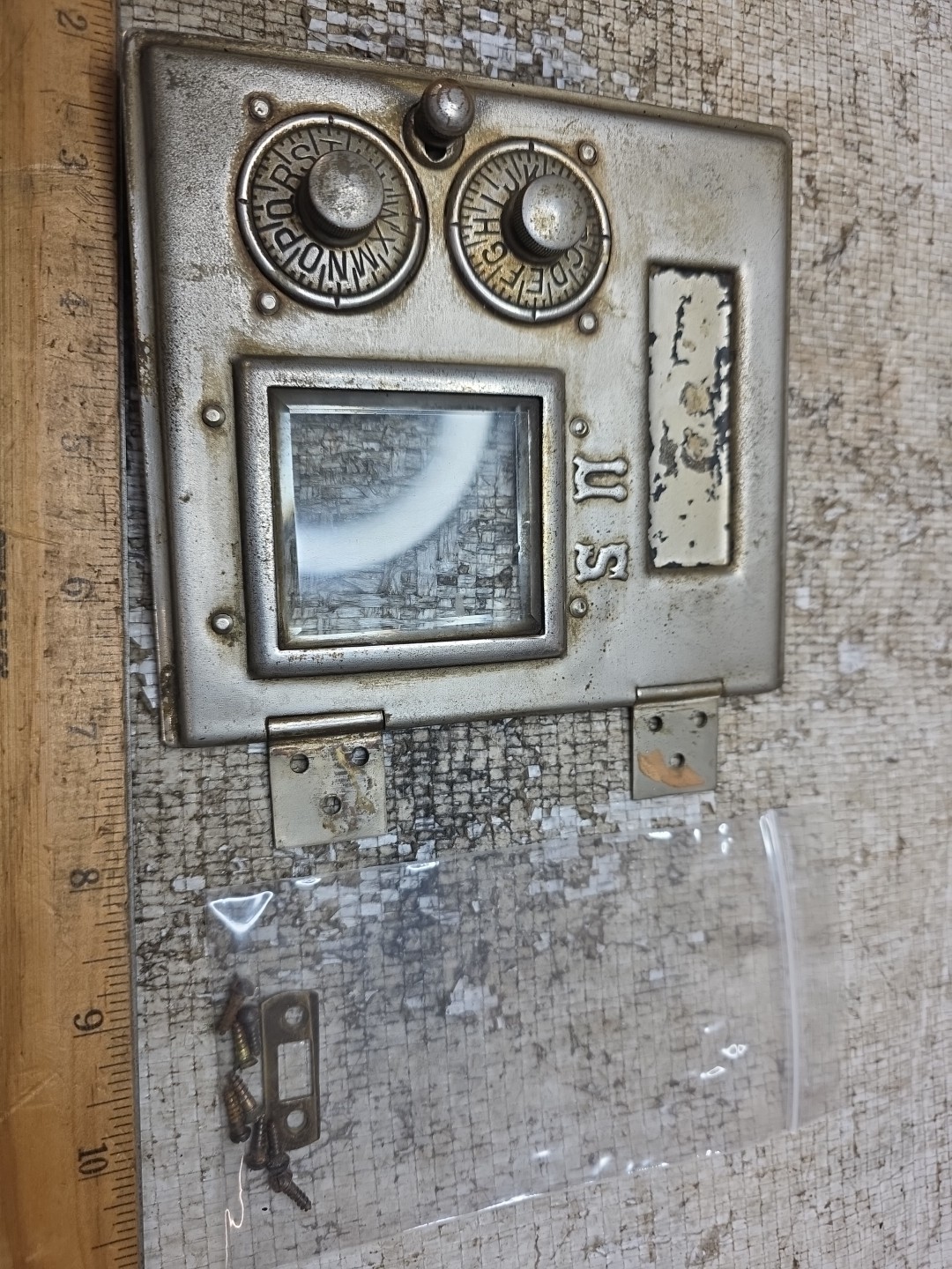 Post Office Lock Box Door BEVELED GLASS 1886 Keyless U.S. Combination #2 size Post Office Lock Box Door BEVELED GLASS 1886 Keyless U.S. Combination #2 size