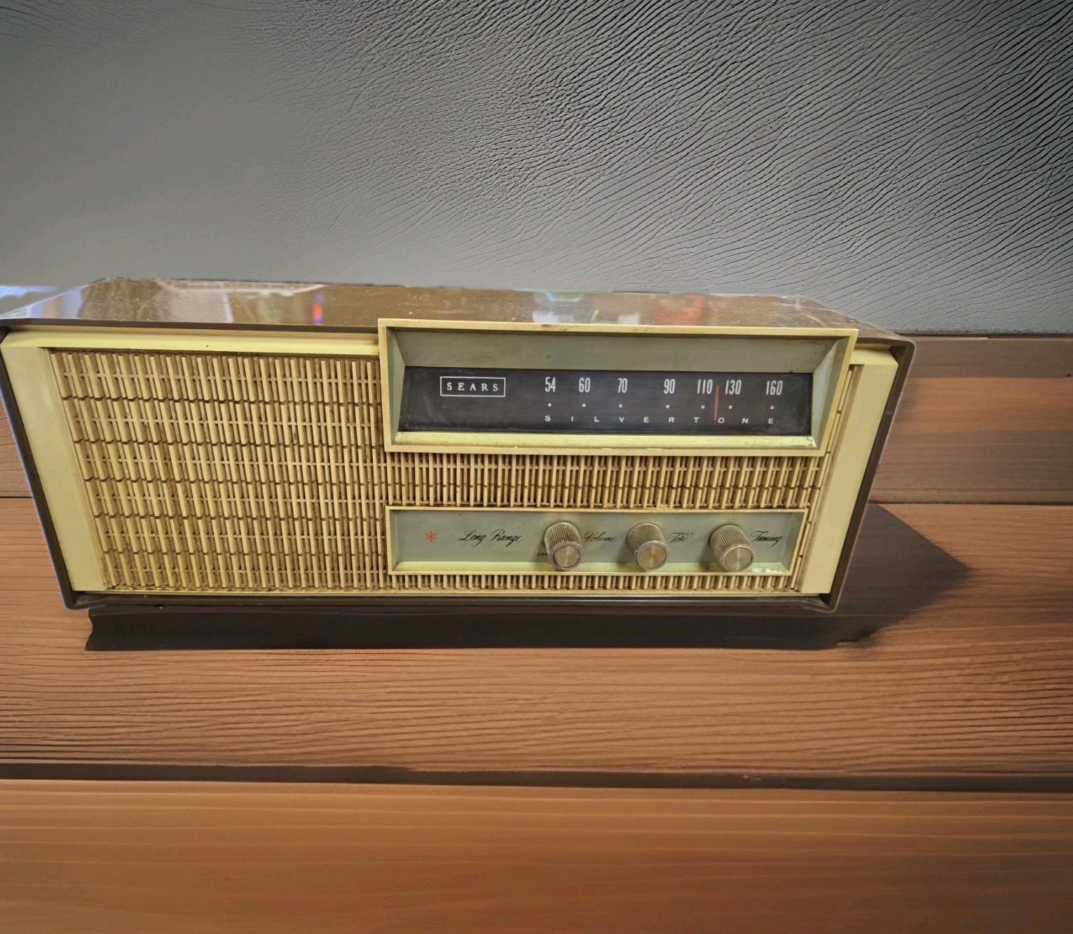 Vintage 1950's/60's Sears Silvertone Tube Radio AM Plastic Working Vintage 1950's/60's Sears Silvertone Tube Radio AM Plastic Working