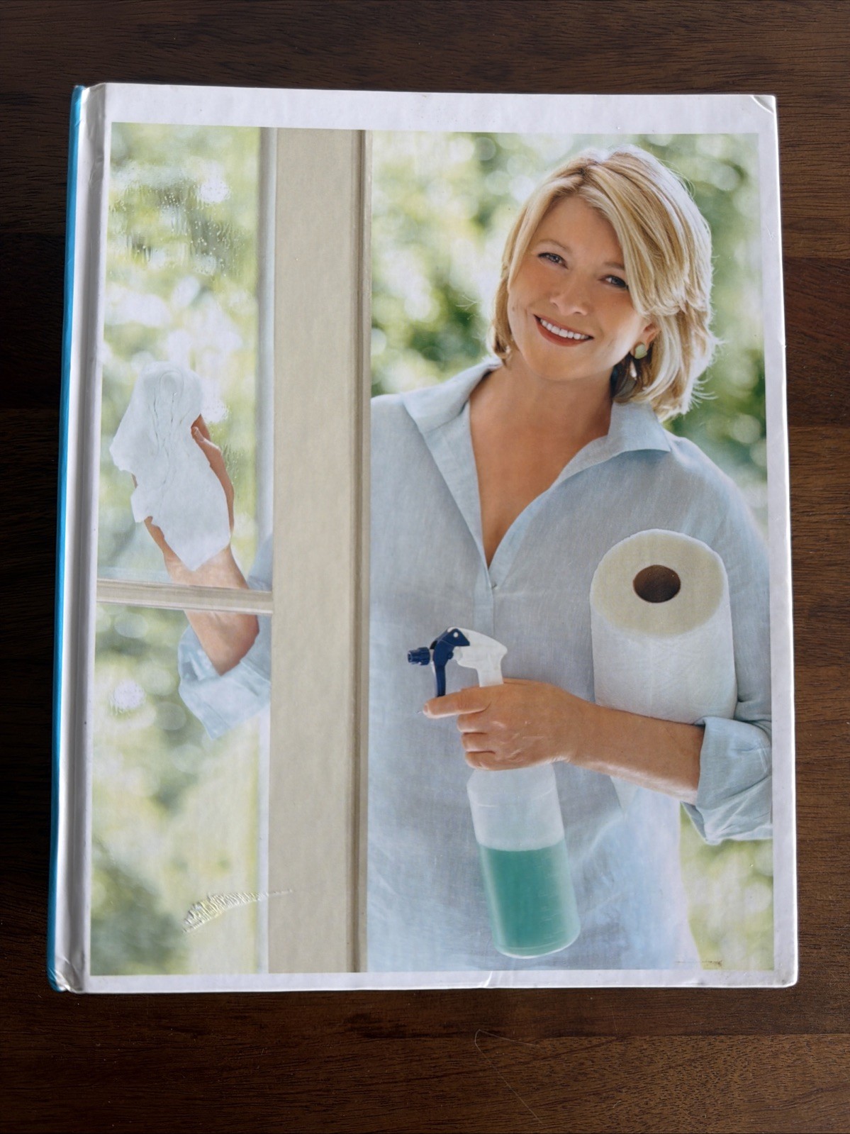 Martha Stewart\'s Homekeeping Handbook Hardcover First Edition Essential Guide... Martha Stewart\'s Homekeeping Handbook Hardcover First Edition Essential Guide...