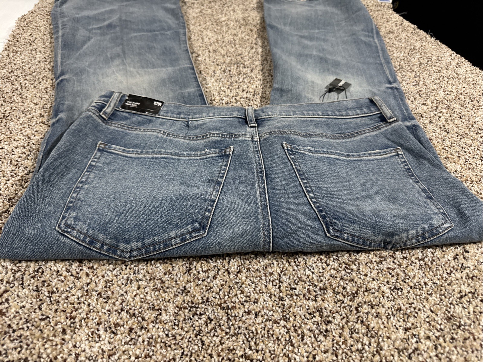 NWT EXPRESS 70S FLARE HIGH RISE NEW WOMENS JEANS SIZE 12 NWT EXPRESS 70S FLARE HIGH RISE NEW WOMENS JEANS SIZE 12