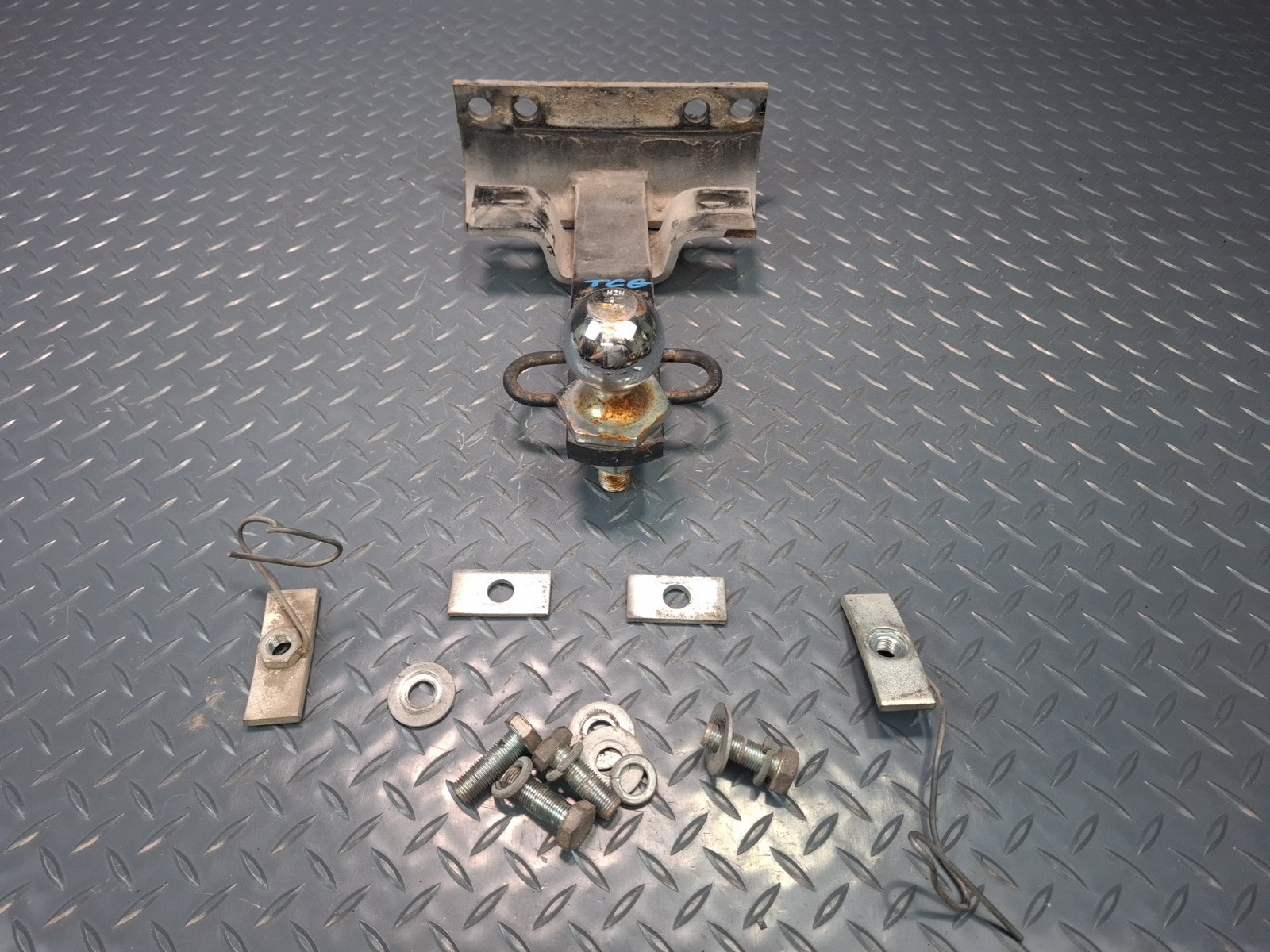 84-88 TOYOTA CRESSIDA MX73 SEDAN REAR TRAILER HITCH TOW TOWING BAR W MOUNT SET