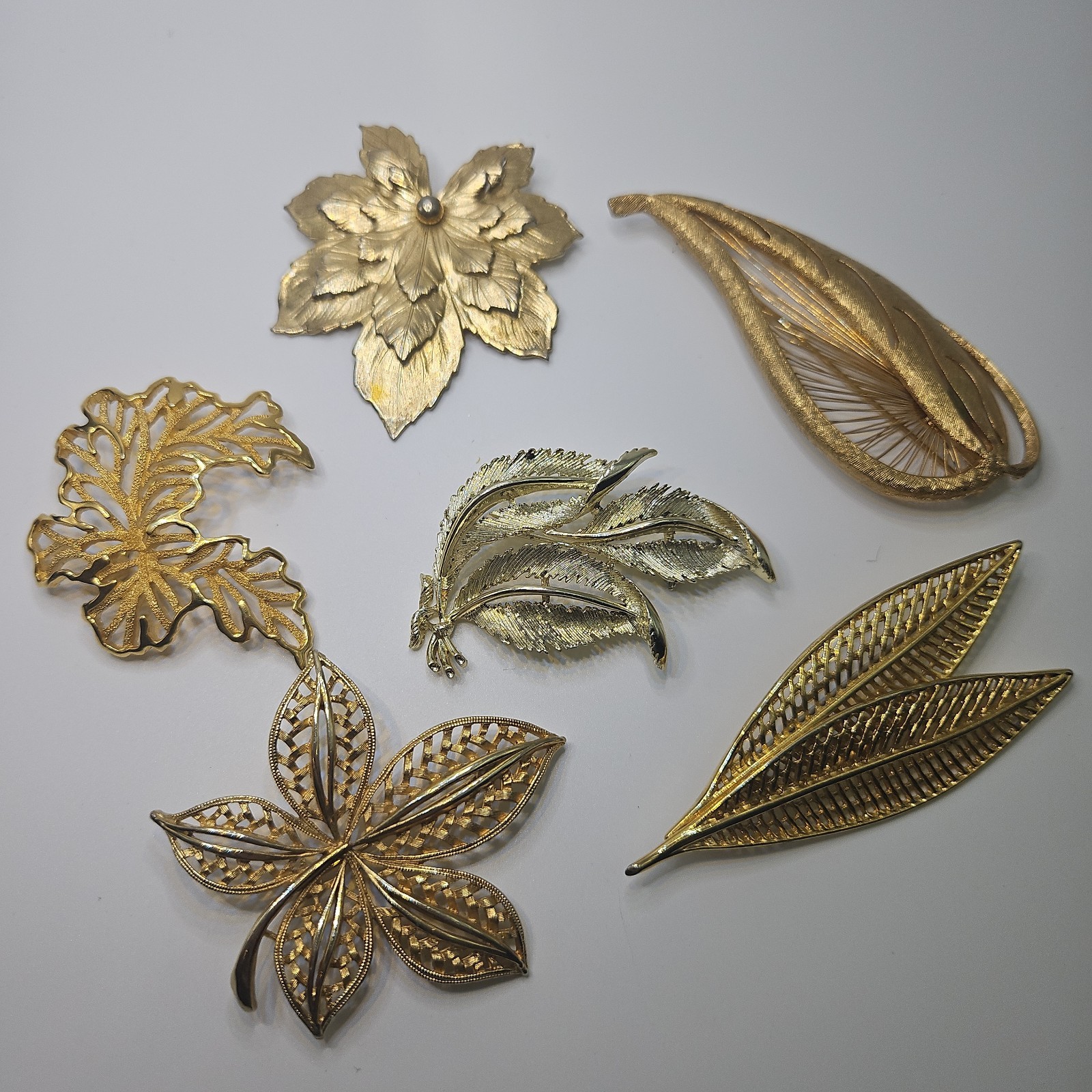 VTG MCM Designer & Estate Fall Leaf Brooch Lot TRIFARI MONET, LISNER Set of 6 VTG MCM Designer & Estate Fall Leaf Brooch Lot TRIFARI MONET, LISNER Set of 6