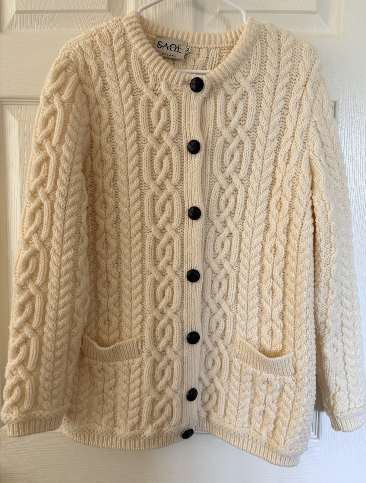 Saol Ireland 100% Merino Wool Button Front Cable Knit Cardigan Women’s (Size L)