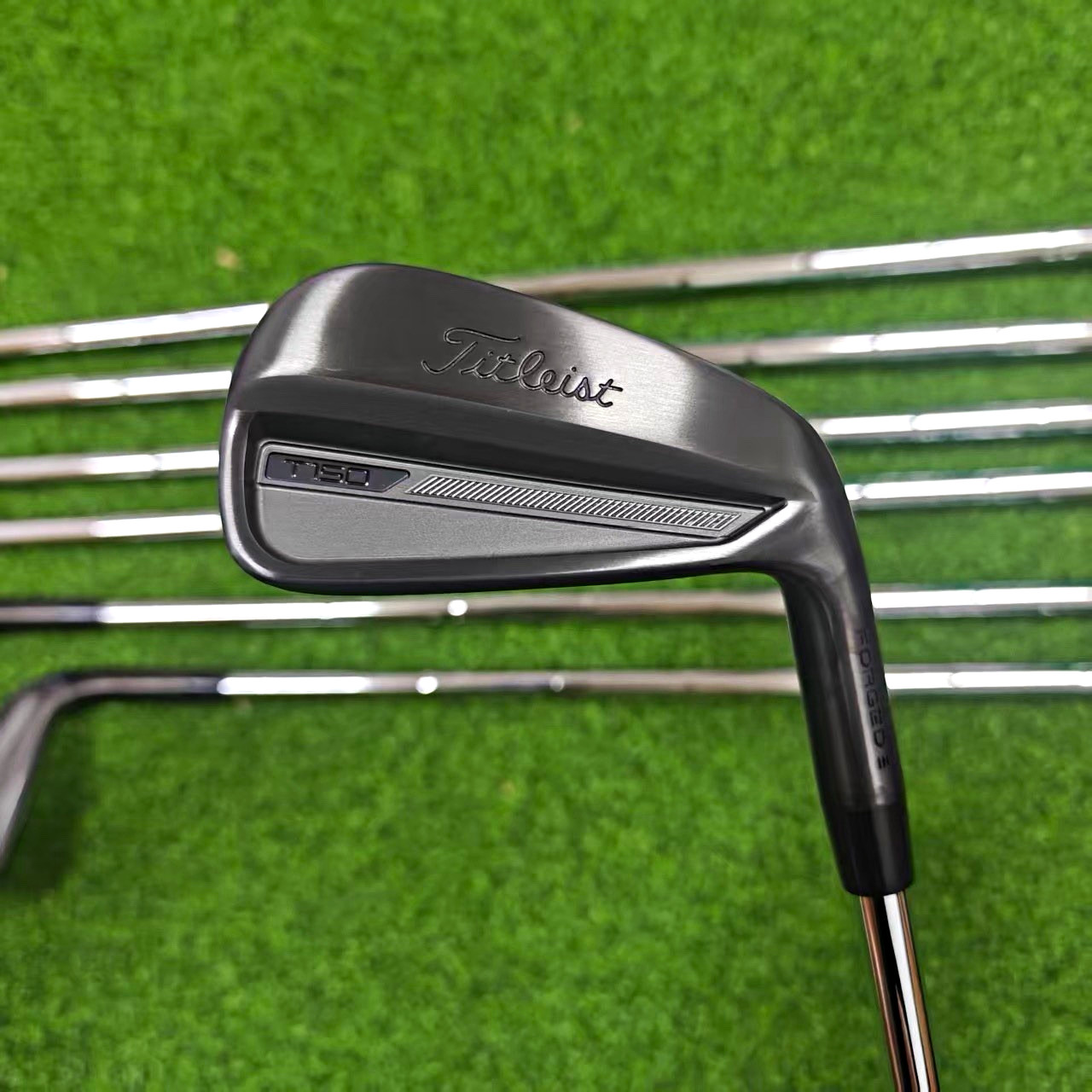 Titleist T150 4-PW Black Vapor Iron Set RH Dynamic Gold 105 Stiff Shaft